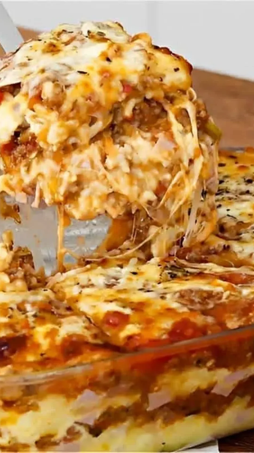 Esse arroz de forno para o natal super cremoso é um prato que não pode faltar na sua ceia