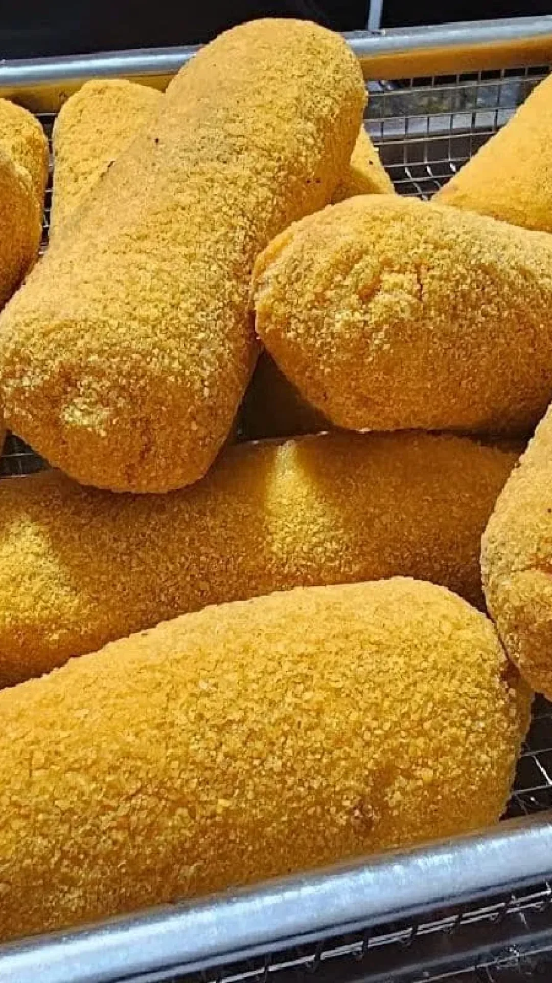 Esse enroladinho de presunto e queijo é o mais fácil de todos e fica uma perfeição