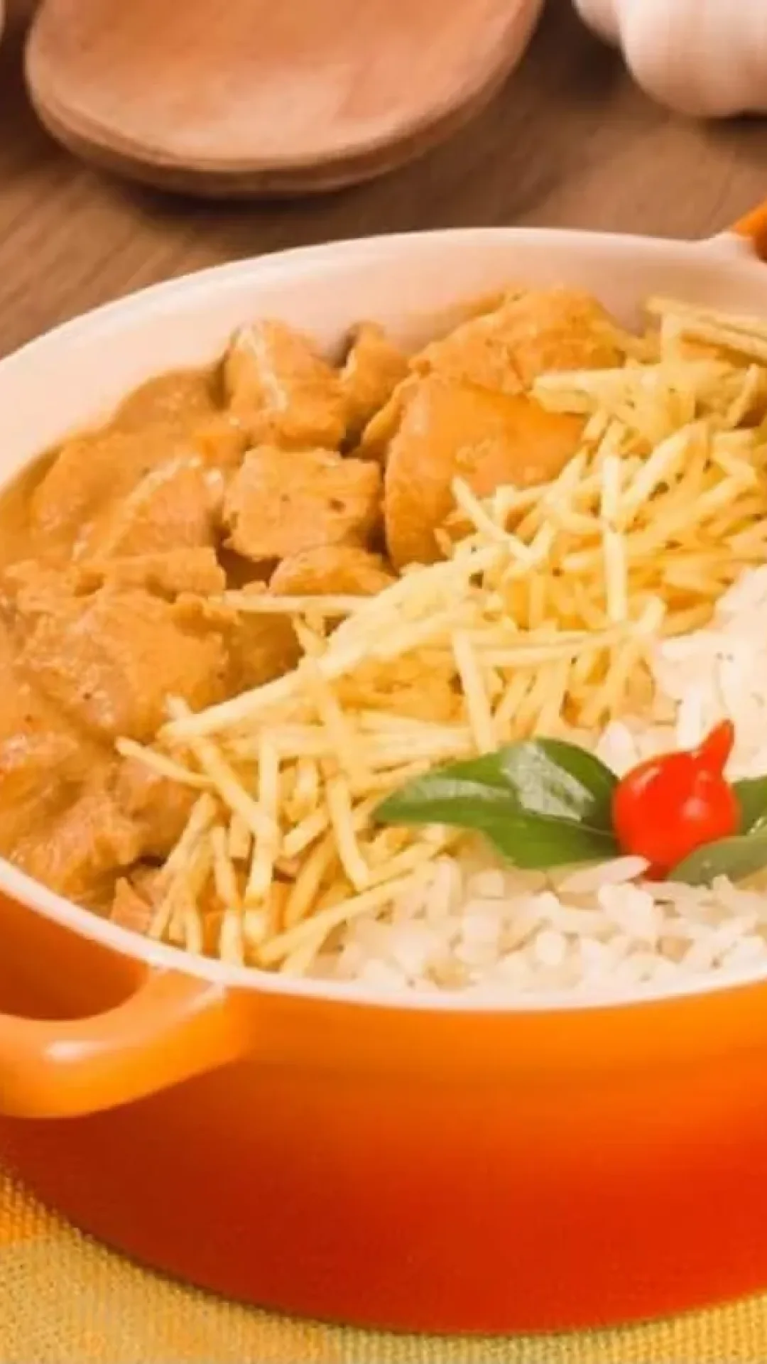 Estrogonofe de frango, uma receita econômica, deliciosa e muito fácil de preparar