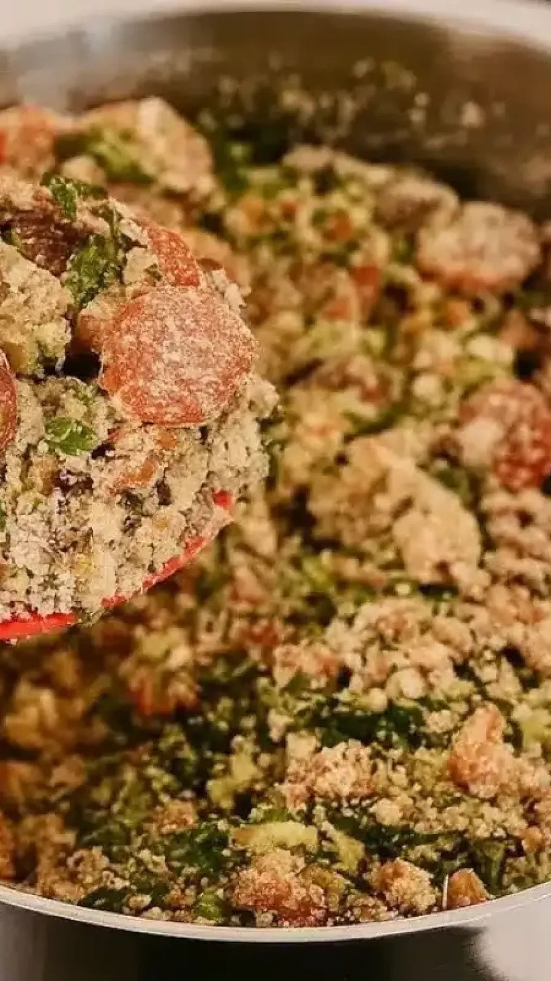 Feijão tropeiro completo igual de restaurante mineiro para o seu almoço de domingo