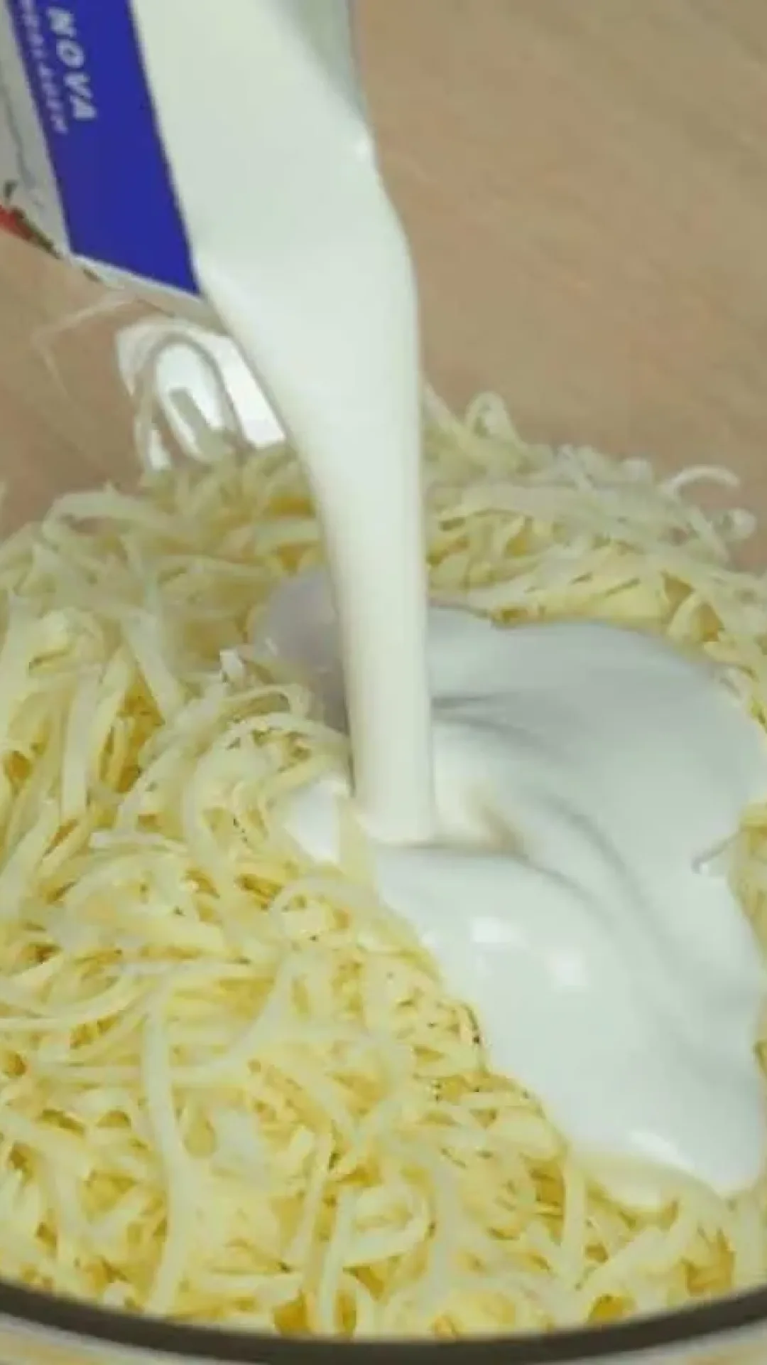 Fiz um pão de queijo diferente muito fácil e gostoso para o lanche da tarde