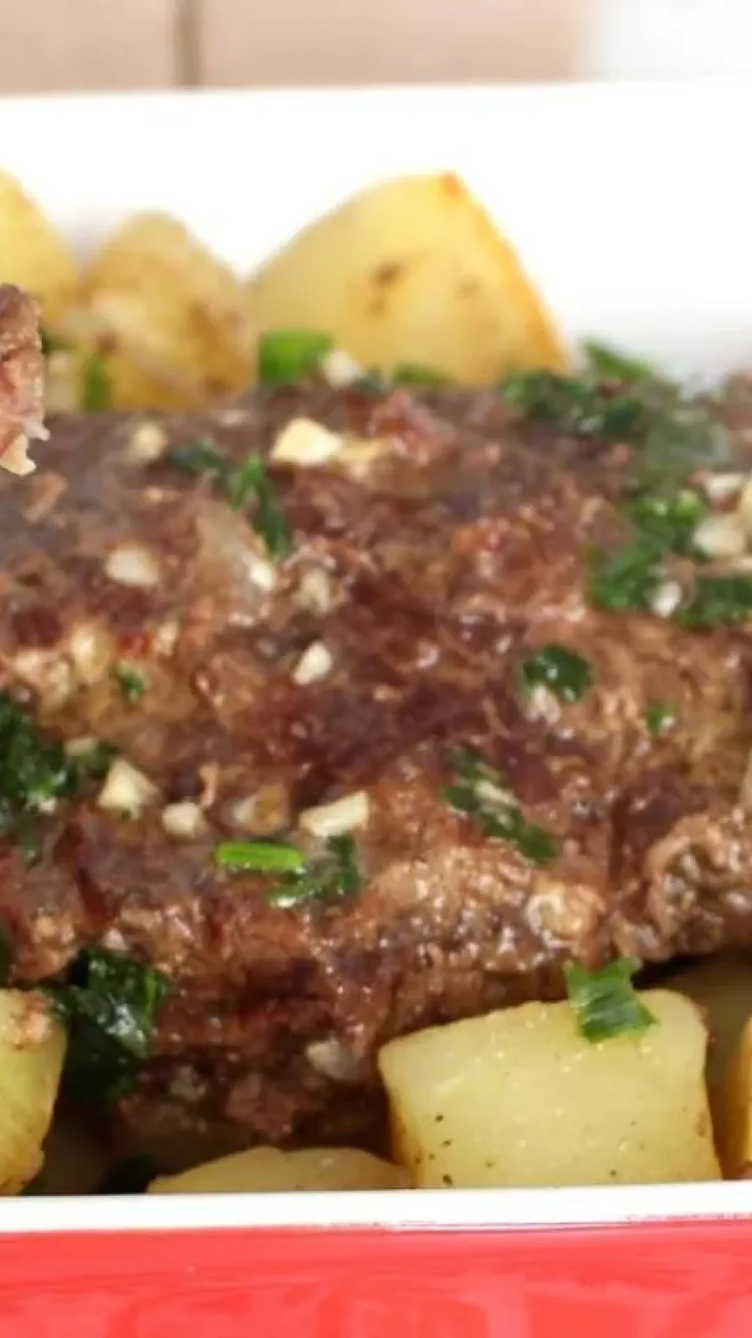 Fraldinha assada com mandioca e mostarda perfeita para seu almoço de domingo