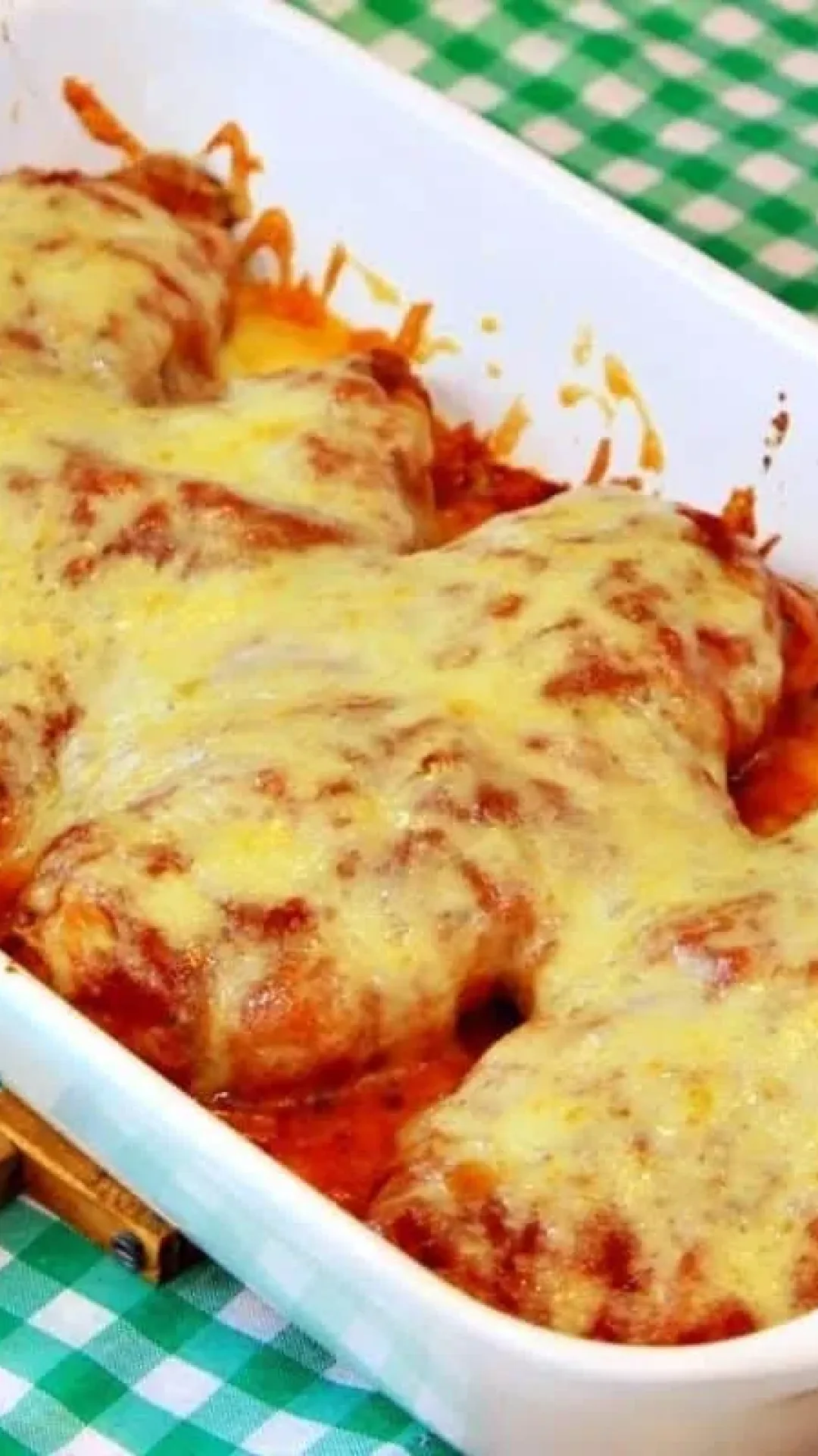 Frango à parmegiana de restaurante muito gostoso e fácil de fazer