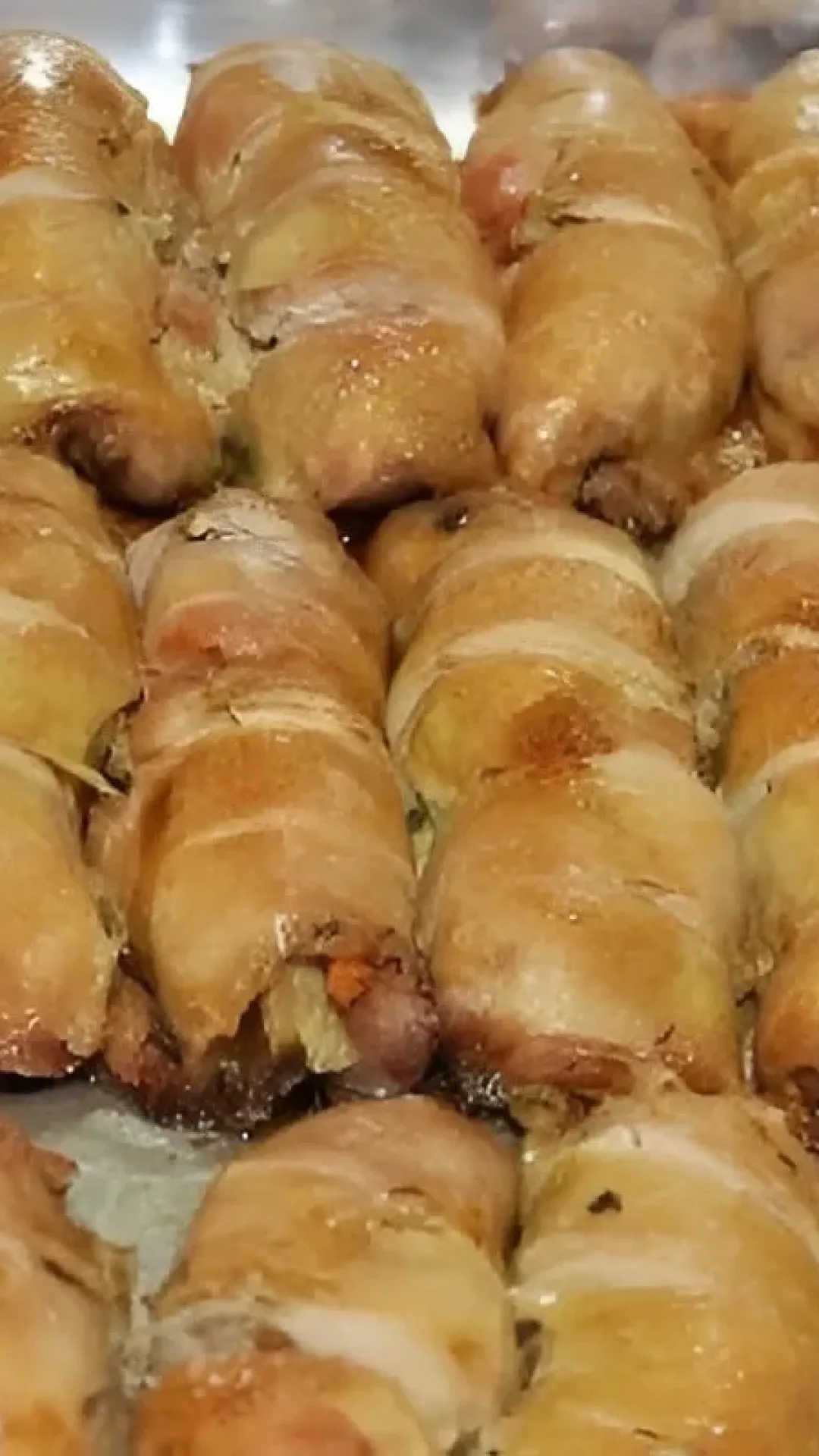 Frango à rolê recheado um acompanhamento diferente e delicioso para o seu almoço
