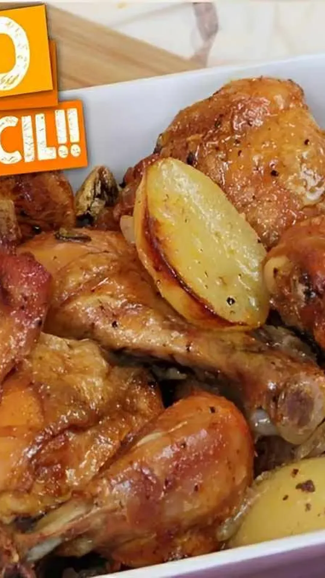 Frango assado com batata douradinho e saboroso para o seu almoço ou jantar