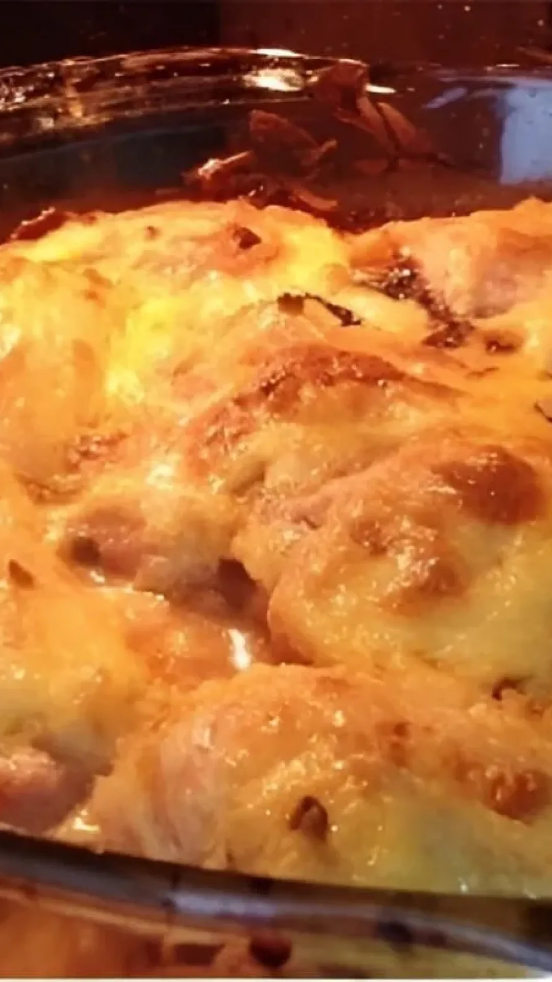 Frango assado diferente temperado com creme de cebola prático e delicioso