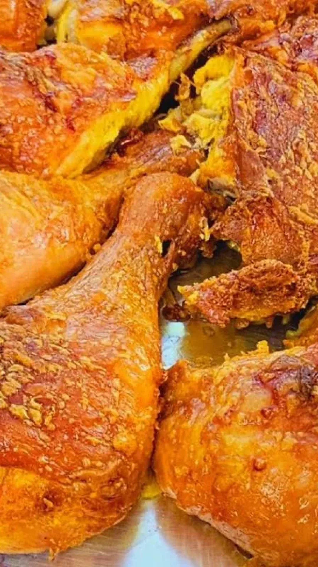 Frango assado na maionese: fica suculento por dentro e com casquinha crocante por fora
