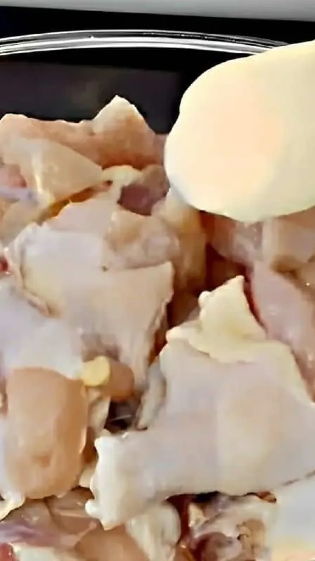 Frango assado que você vai querer fazer toda semana de tão fácil e gostoso