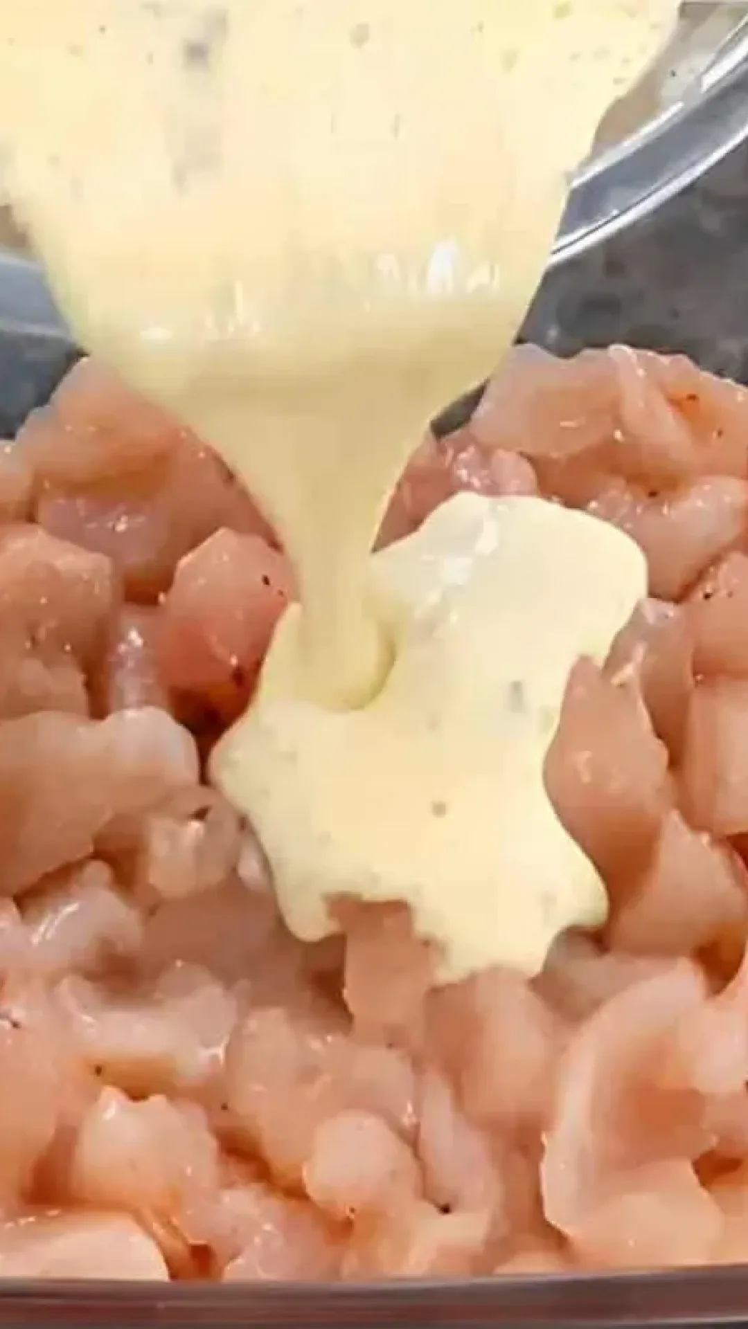 Frango cozido nunca mais: agora eu só faço frango gratinado e a família toda adora