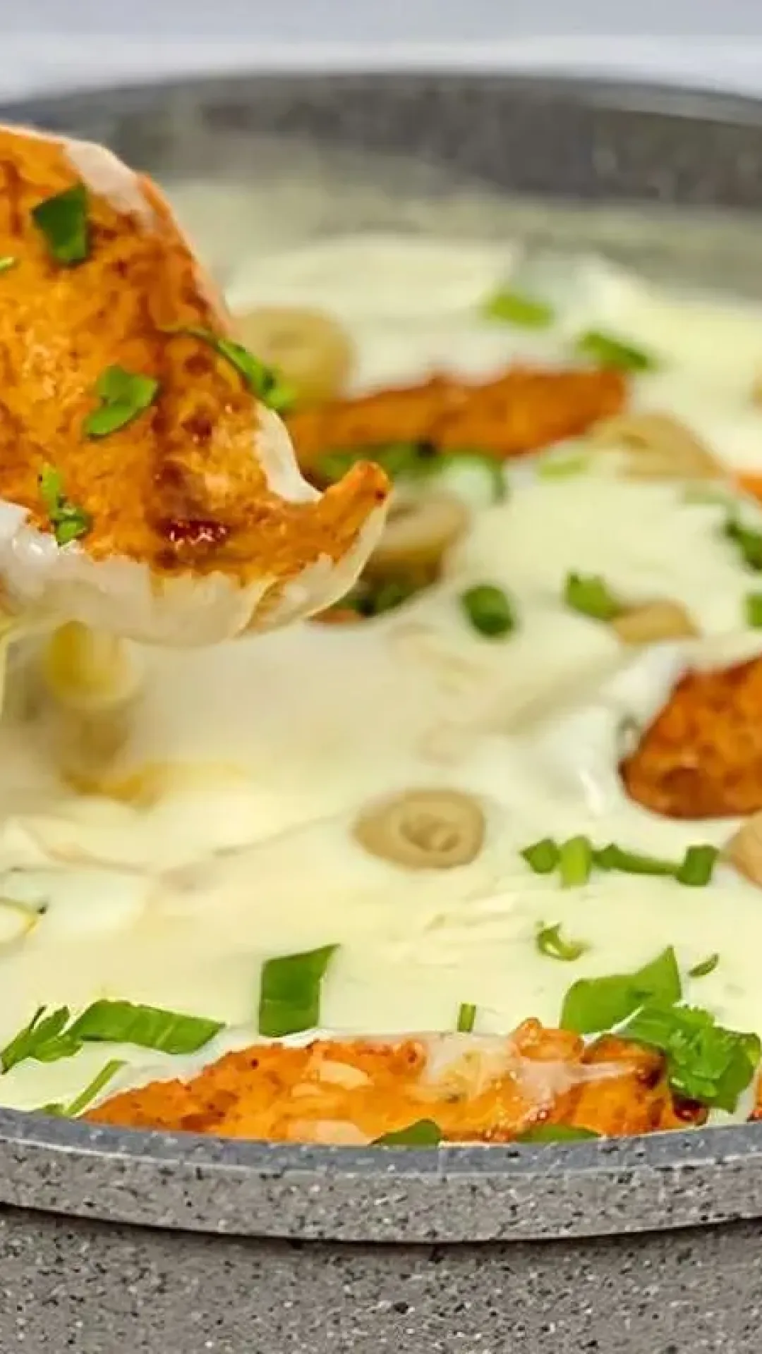 Frango cremoso de restaurante chique uma receita deliciosa e perfeita para o almoço em família