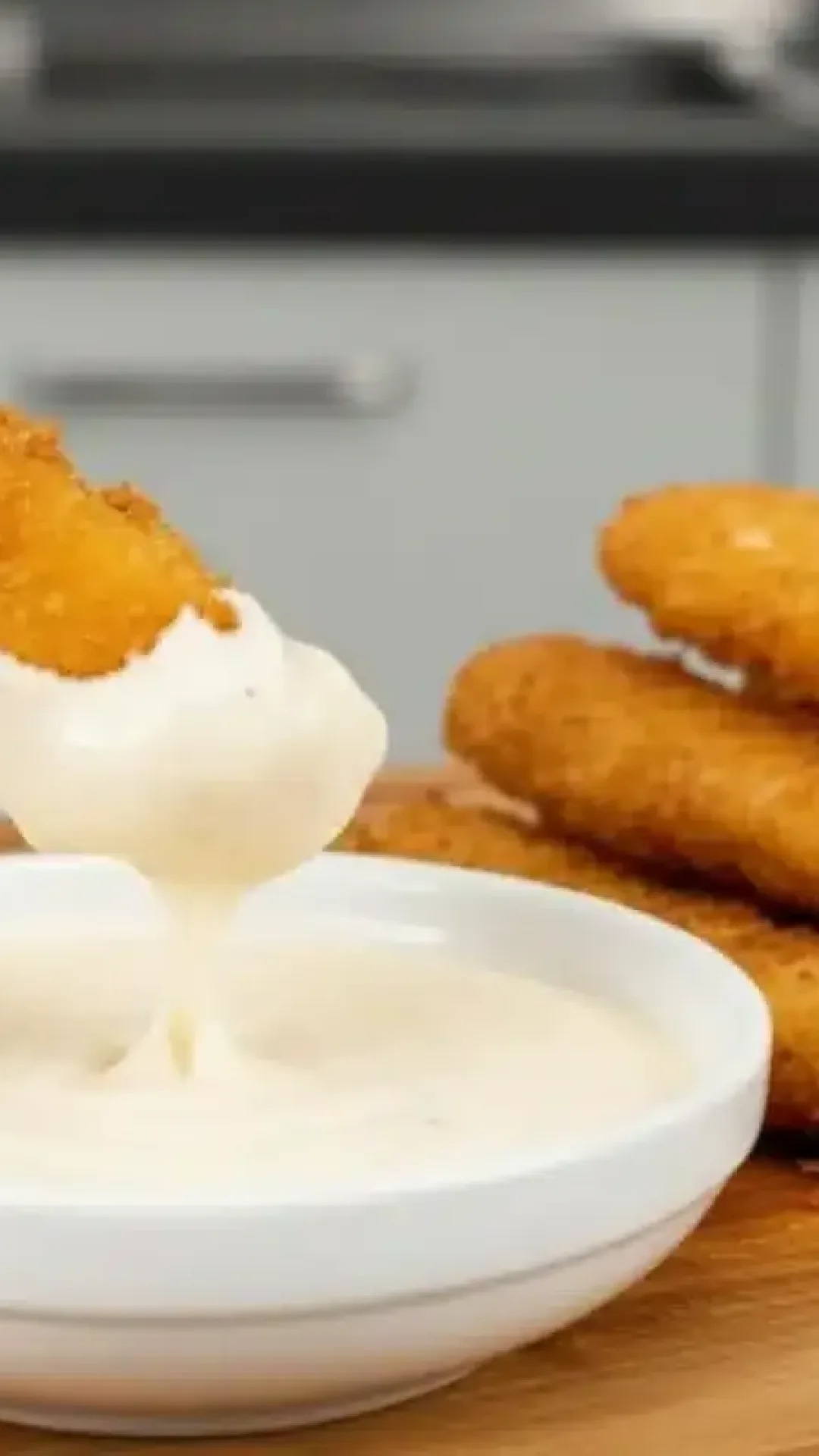 Frango crocante do KFC feito sem fritura, bem suculento por dentro e muito sequinho por fora