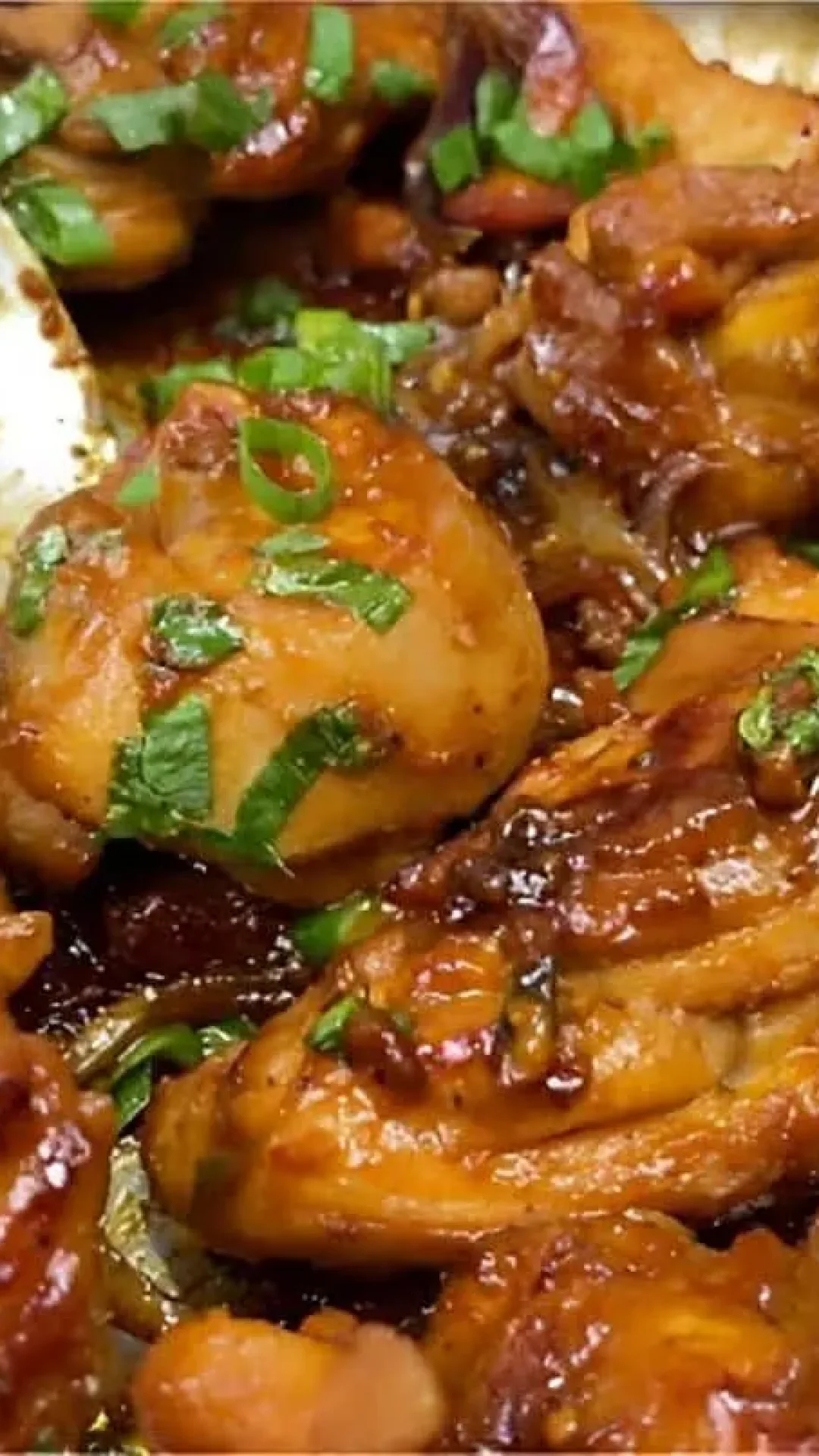 Frango de restaurante um franguinho na panela com tempero delicioso para fazer na sua casa