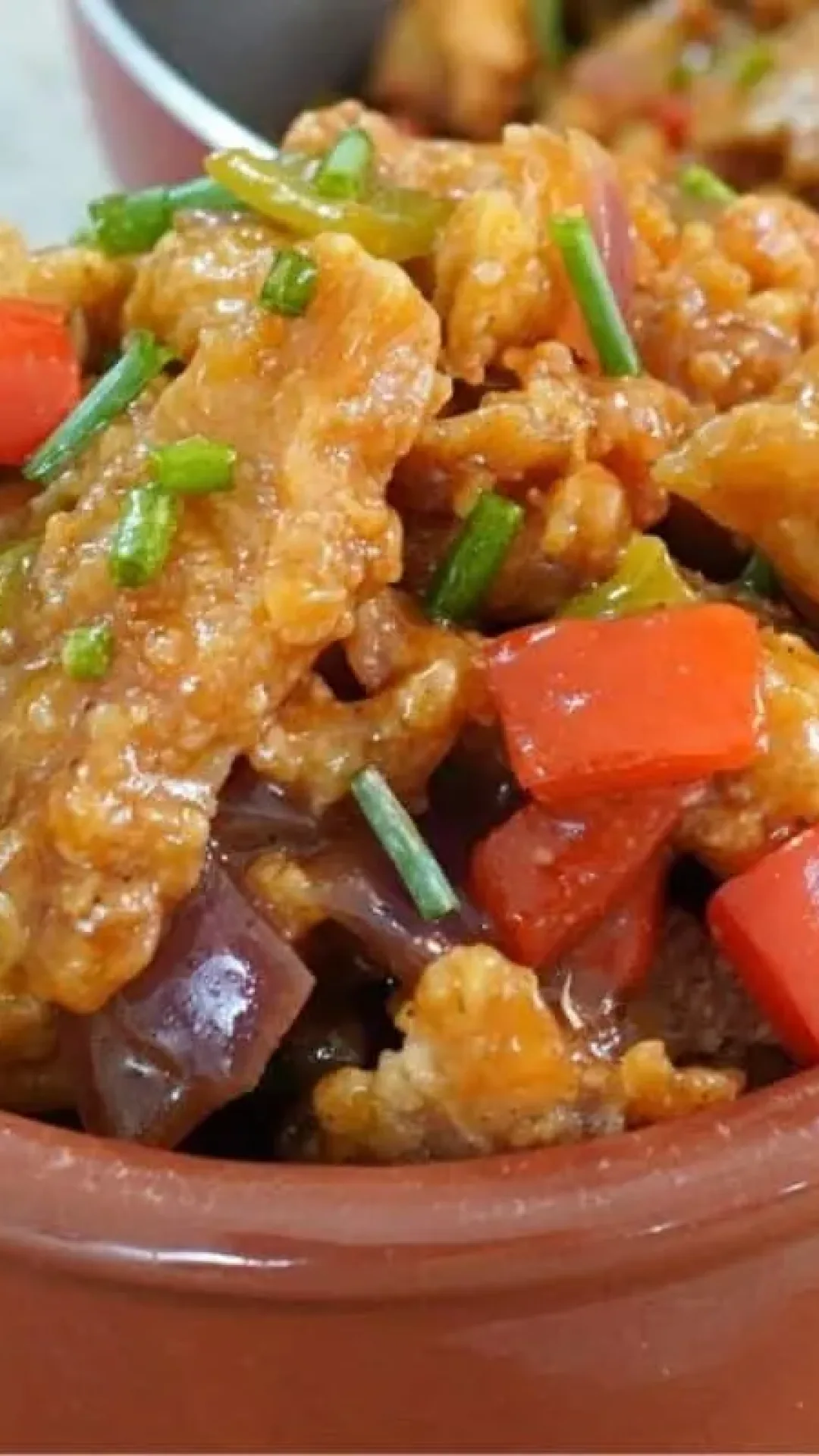 Frango frito oriental: receita asiática que fica suculenta e cheio de sabor