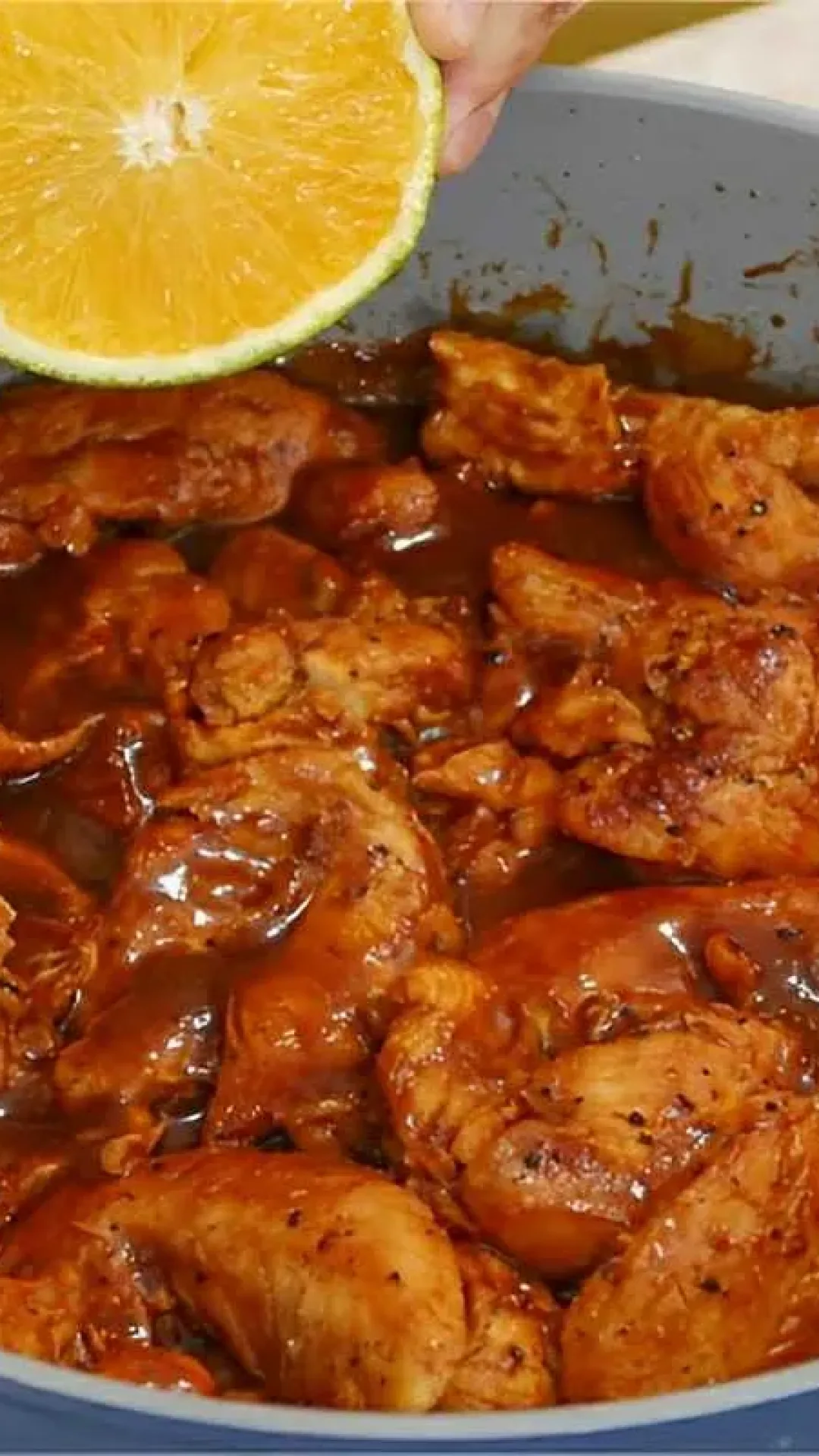 Frango na panela que desmancha na boa e toda a família vai adorar