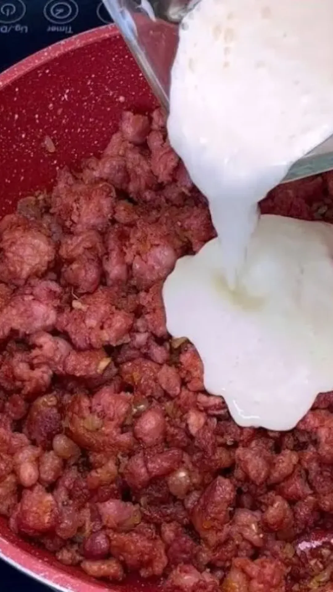 Fricassê de linguiça: sem ir ao forno, você faz o prato em apenas 1 panela, super fácil