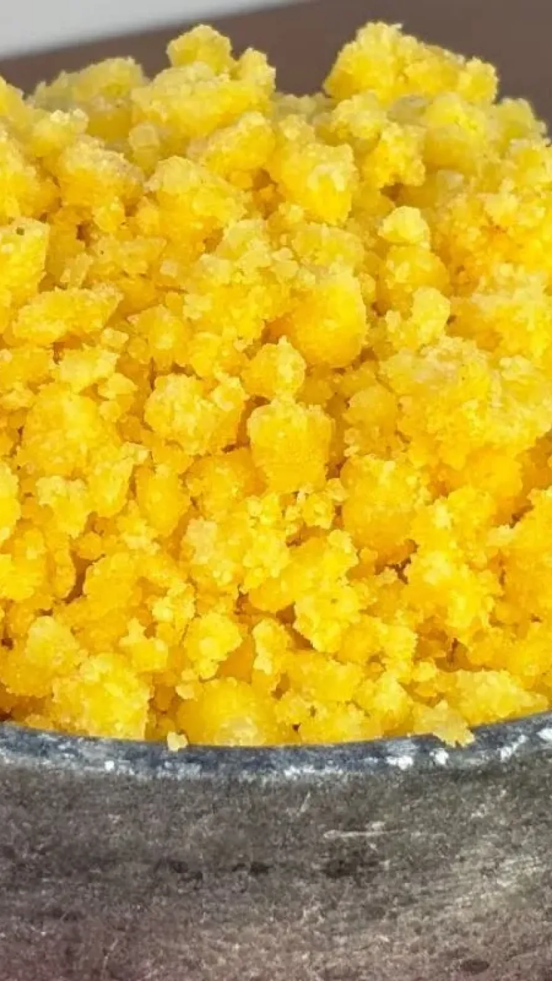 Fubá suado mineiro, que é um cuscuz tradicional, saboroso e fácil, para o seu café da manhã ser especial