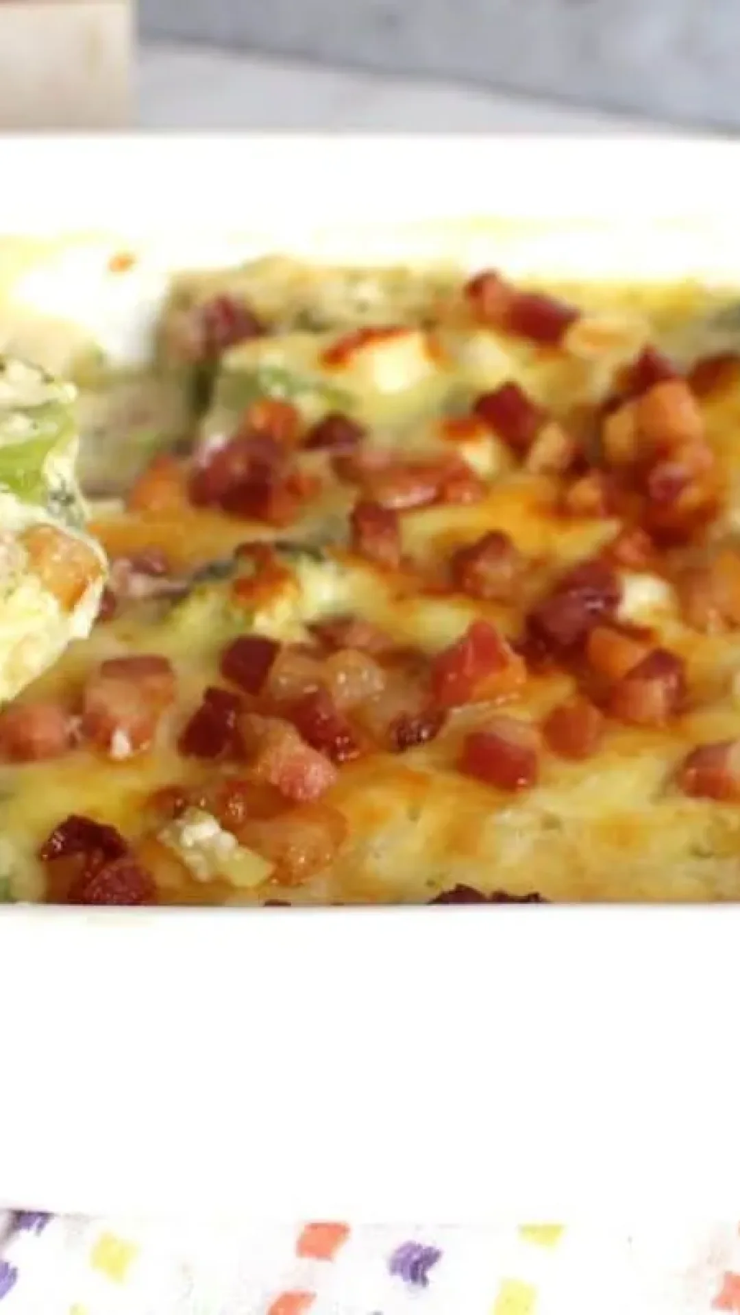 Gratinado de palmito com brócolis e alho poró para uma refeição leve e muito saborosa