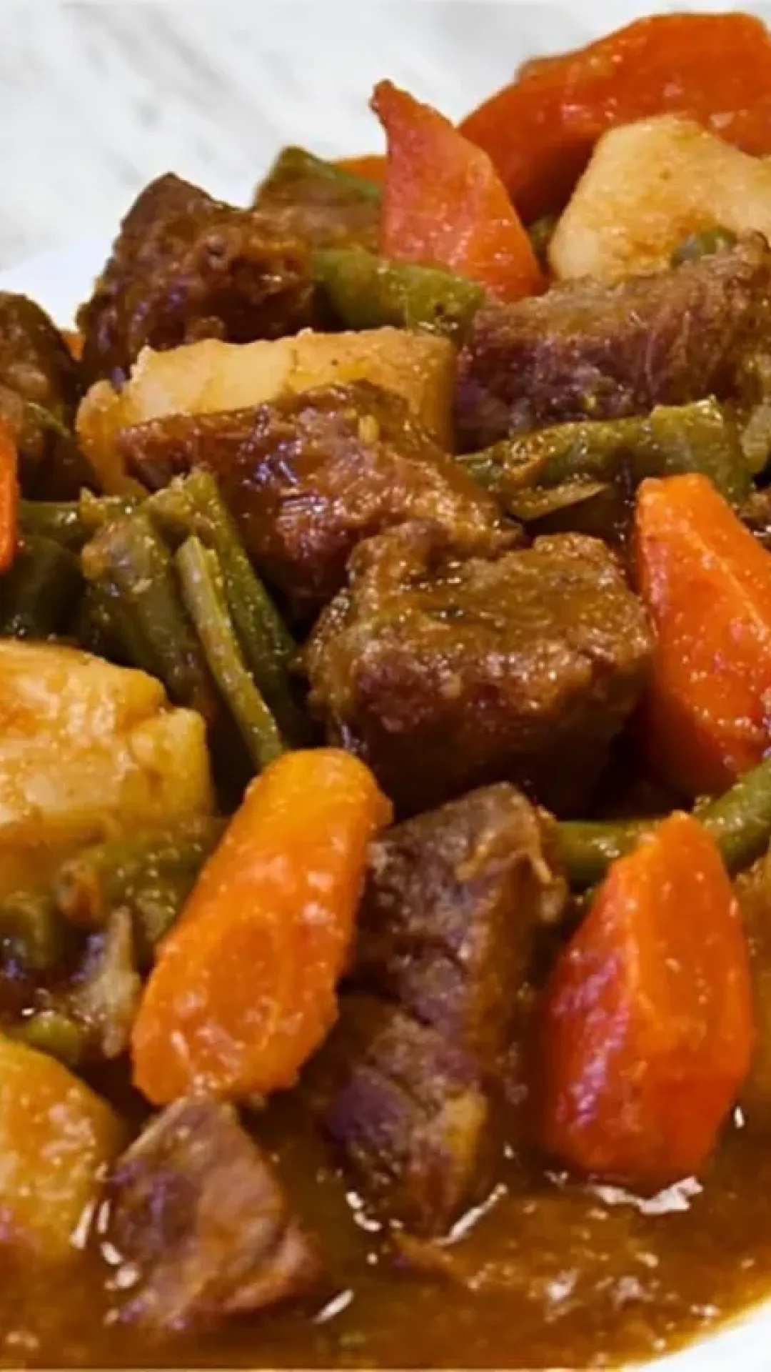 Guizado ou carne de panela com legumes simples fácil e saborosa