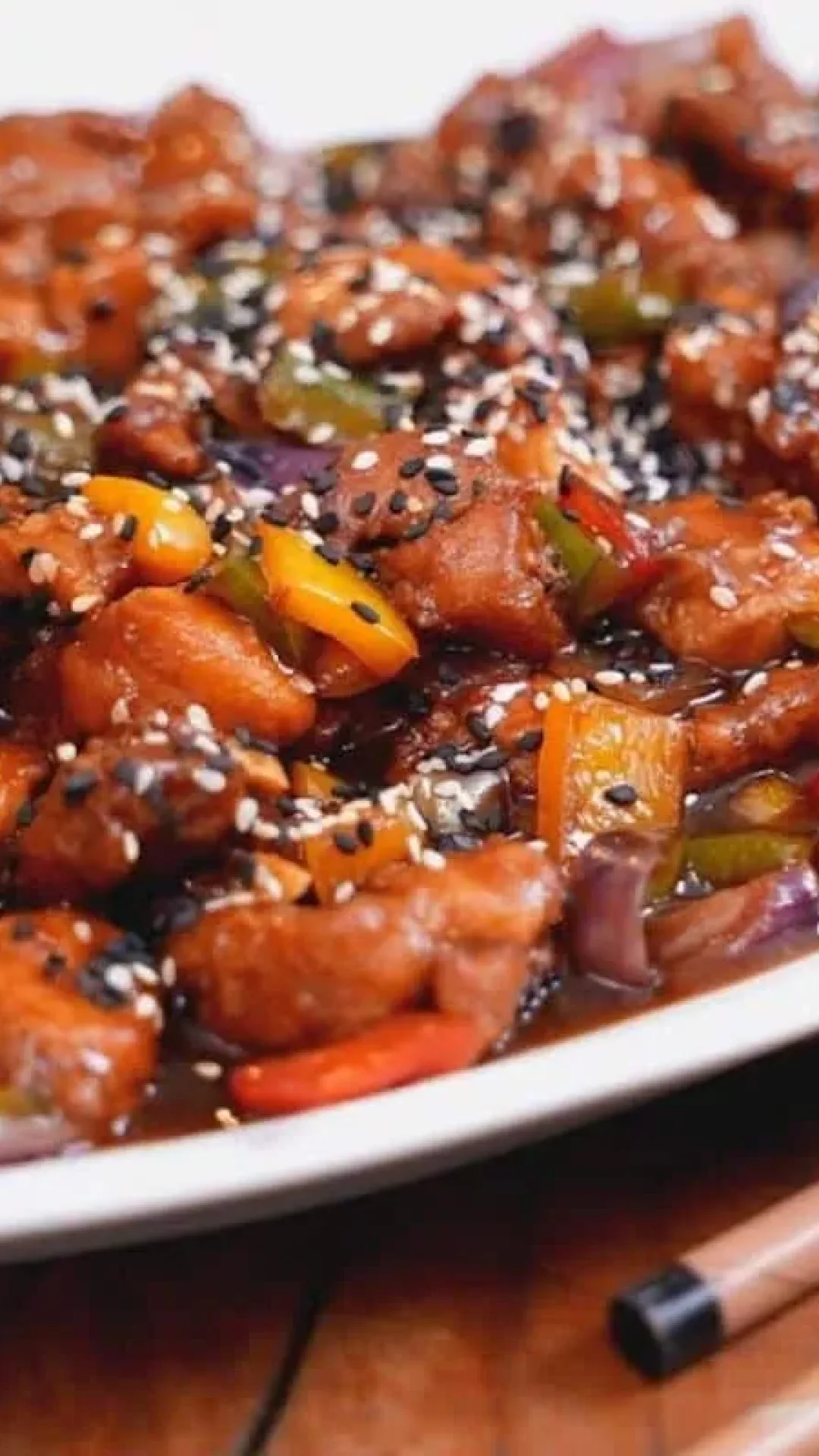 Hora do jantar: receita de frango oriental suculento e um sabor super marcante