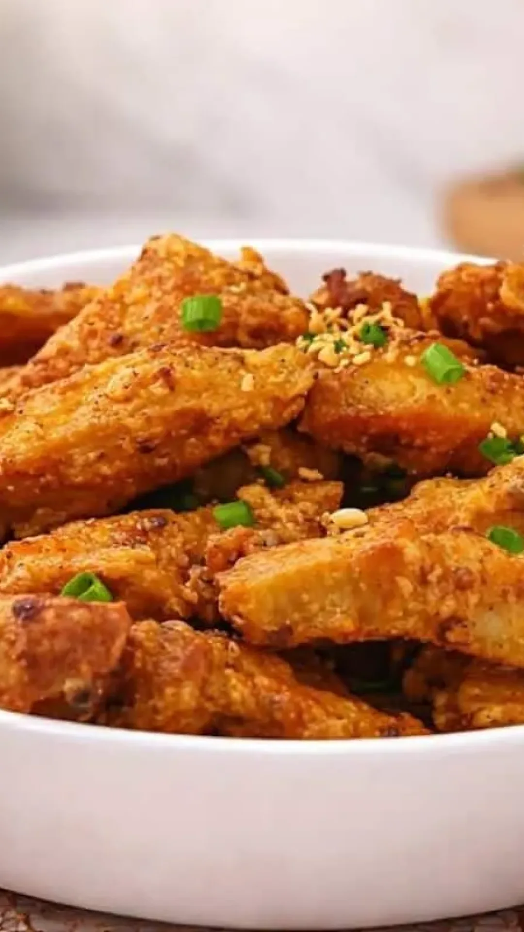 Isca de frango crocante deliciosa, que não precisa empanar e fica super sequinha e saborosa