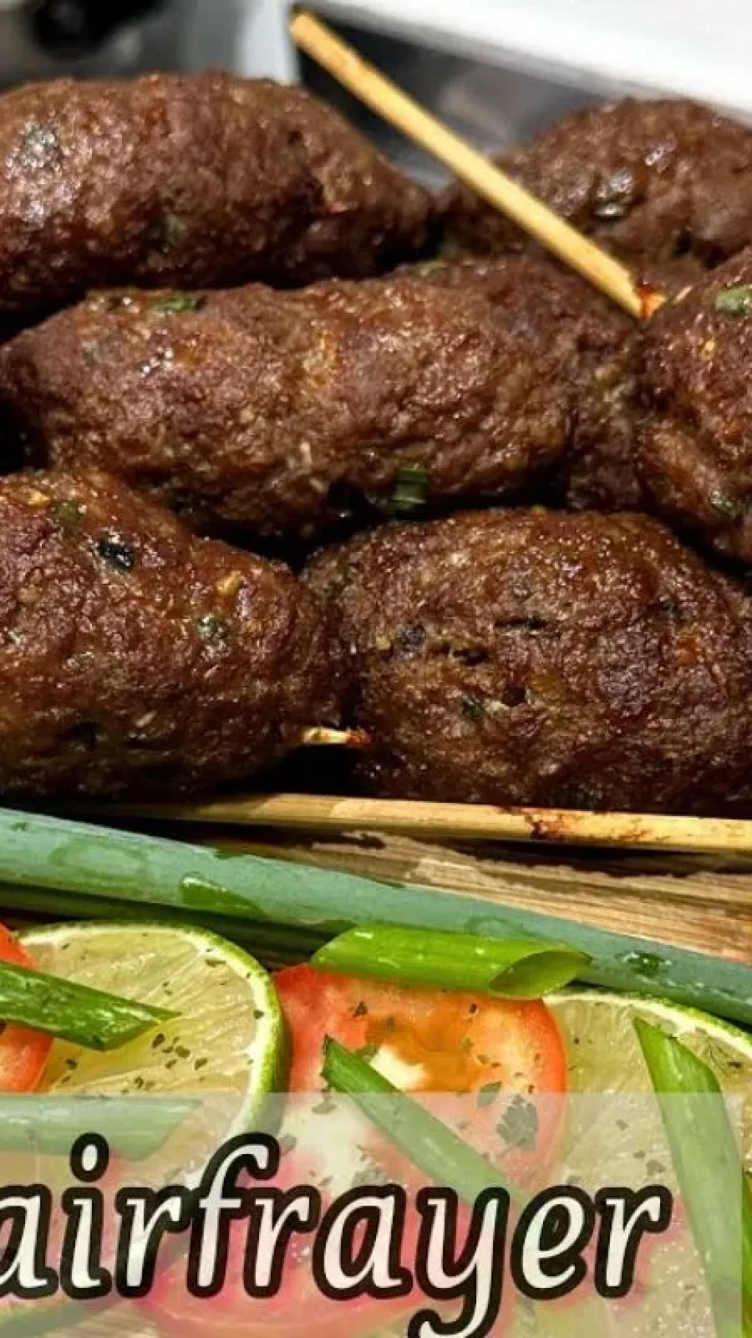 Kafta na air fryer, uma carne bem temperadinha e suculenta que fica pronta em poucos minutos