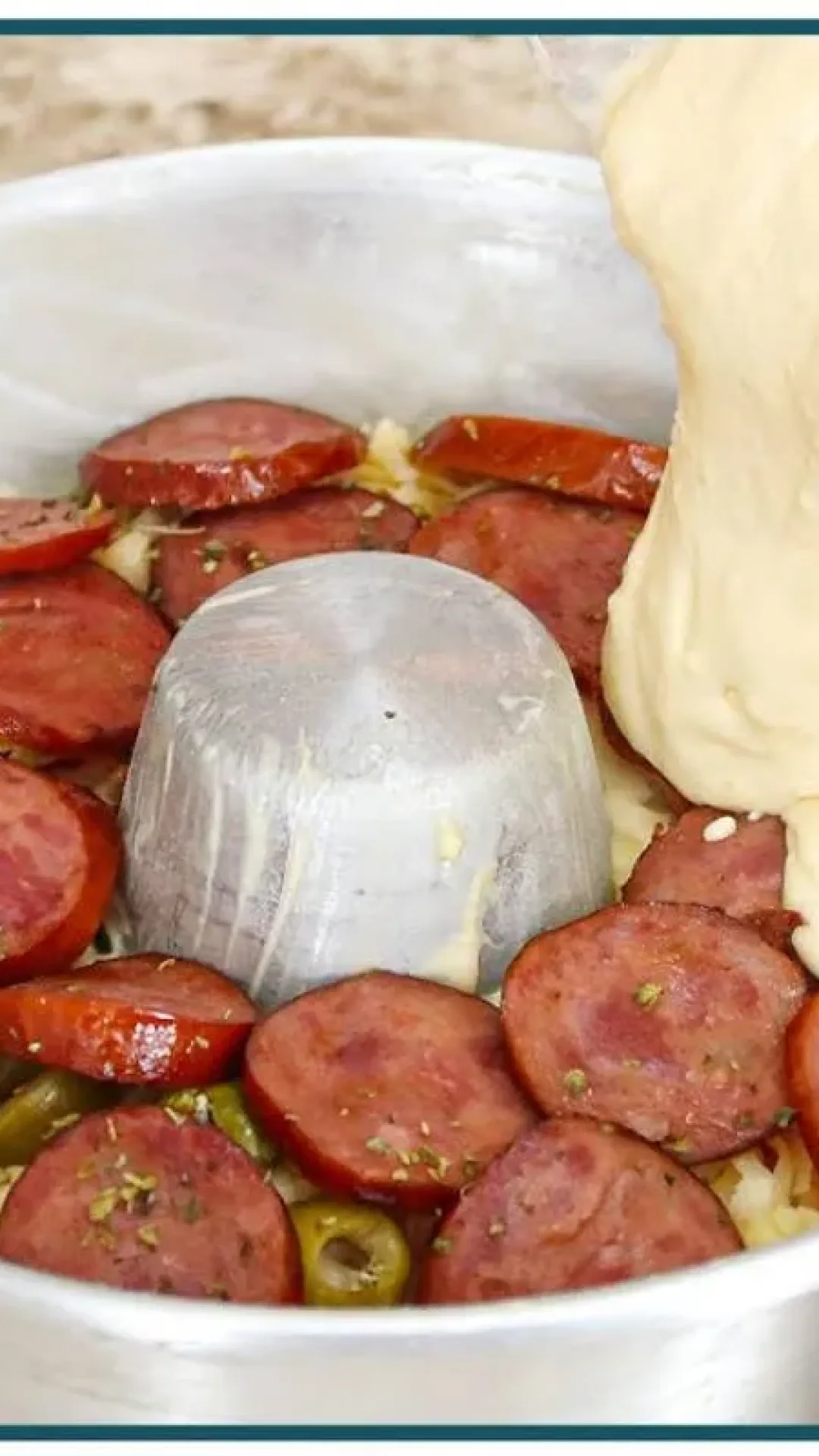Lanche de forno com calabresa: não precisa pedir pizza hoje à noite