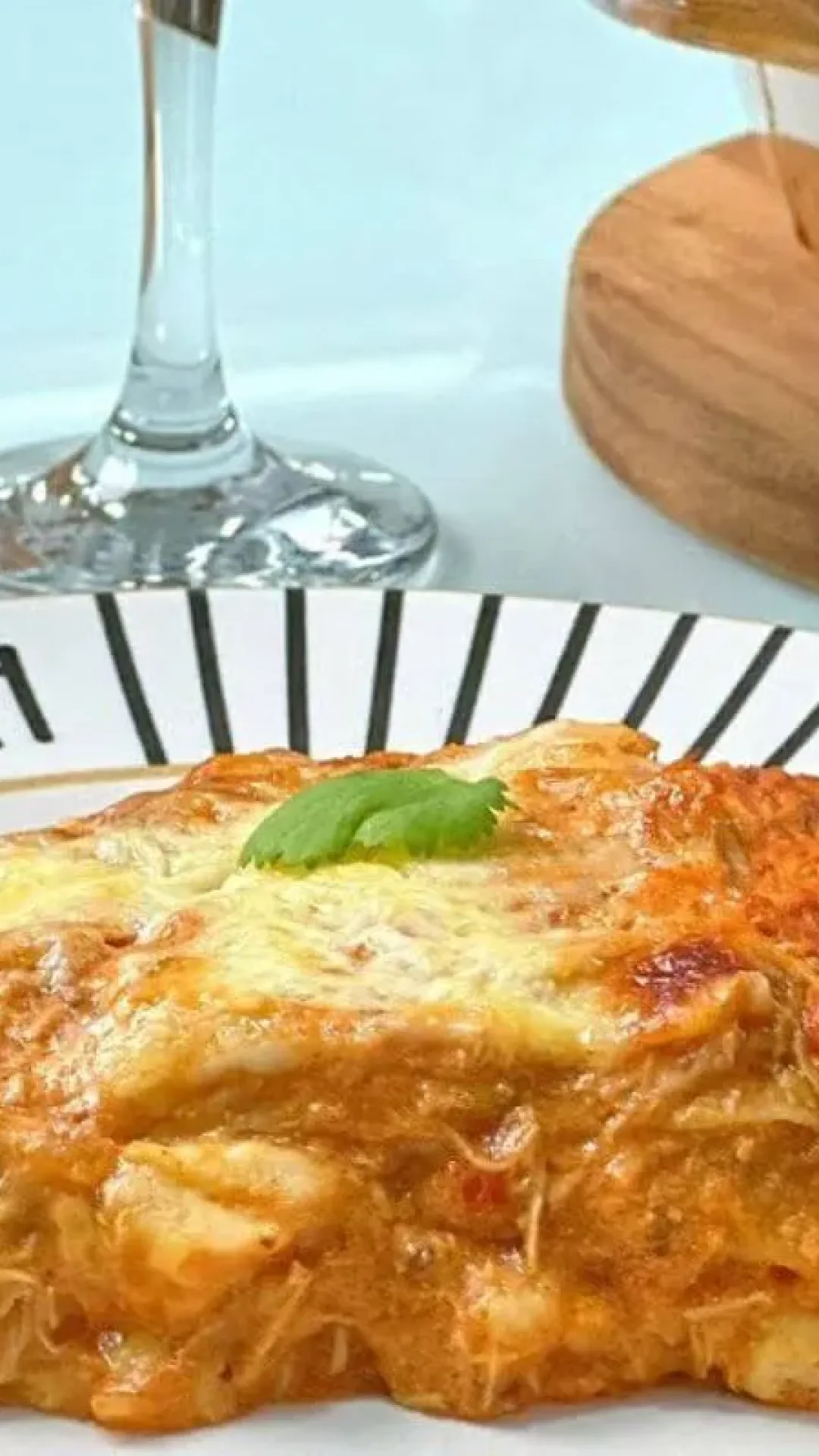 Lasanha de frango com molho rosê para ser o prato principal do seu almoço de domingo