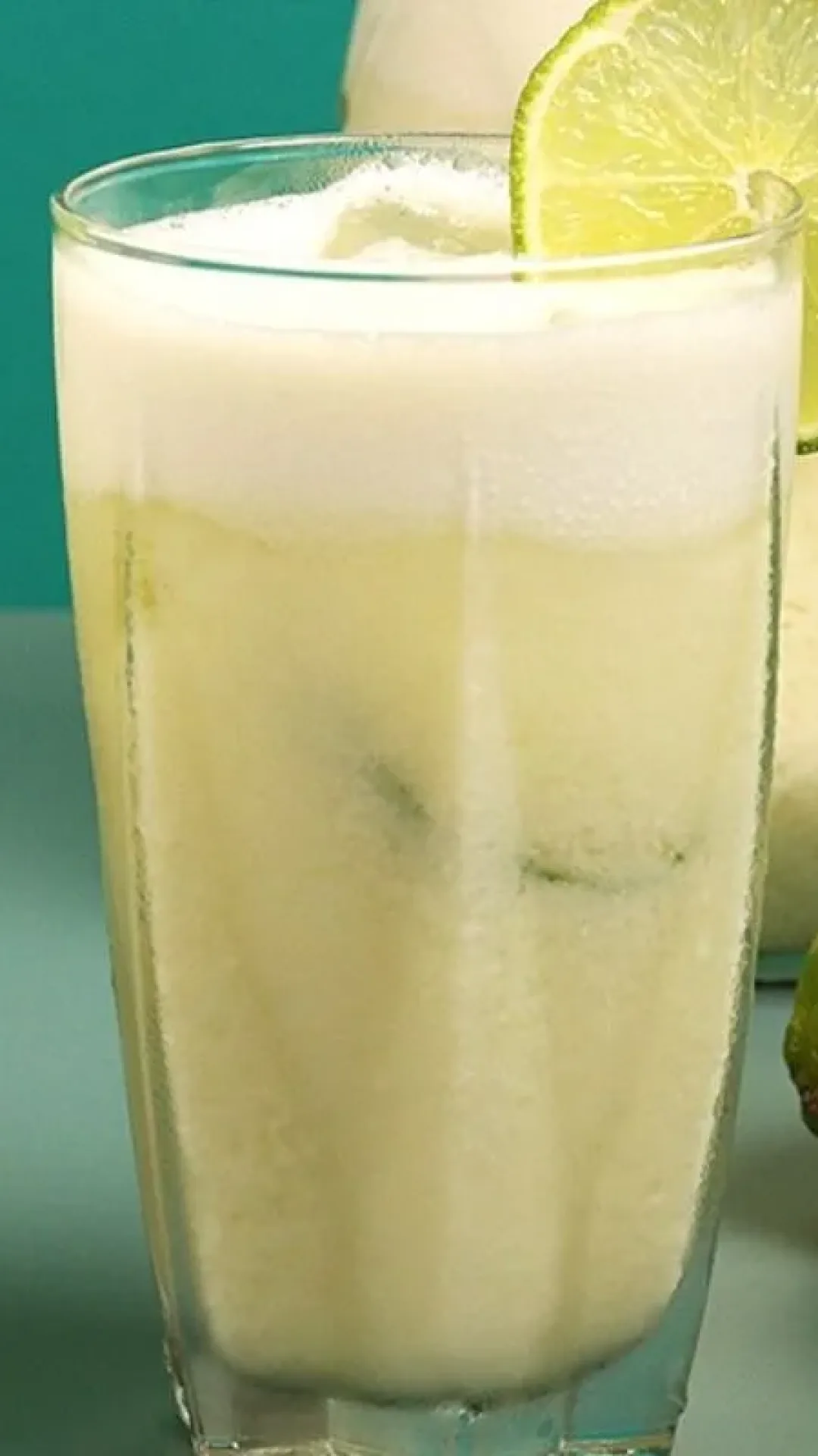 Limonada suíça cremosa muito refrescante, feita de um jeito fácil e que não amarga
