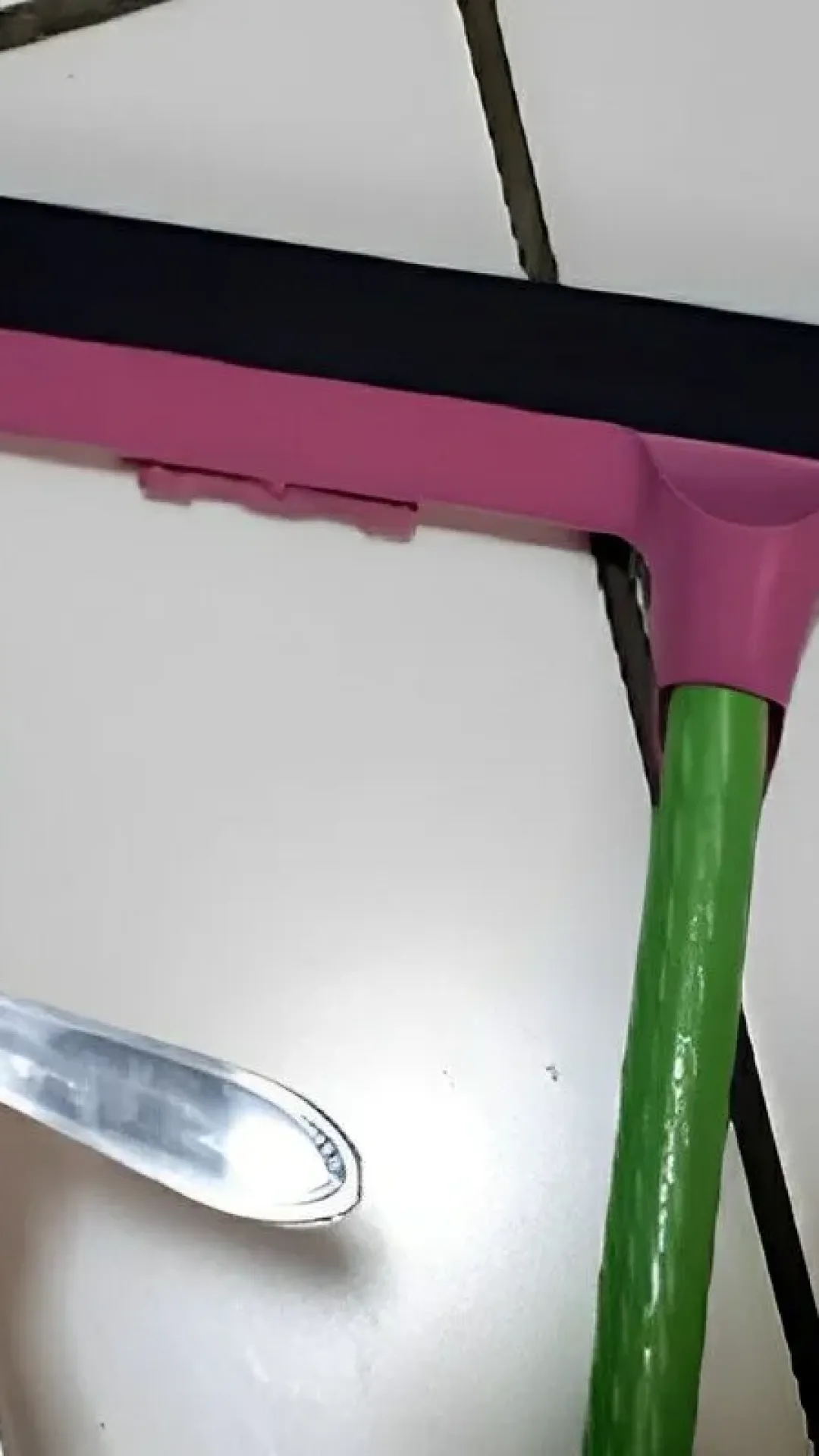 Limpa pisos caseiro que deixa seu piso limpo por até uma semana