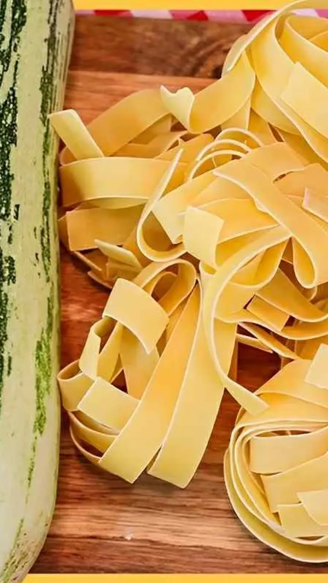 Macarrão ao molho de abobrinha e parmesão: receita de restaurante italiano para fazer em casa