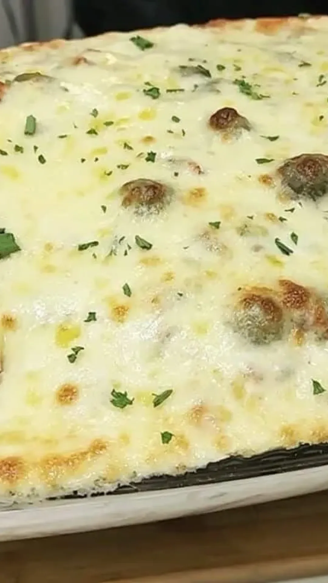 Macarrão ao molho de batata, um prato gratinado que é perfeito para o seu almoço de domingo