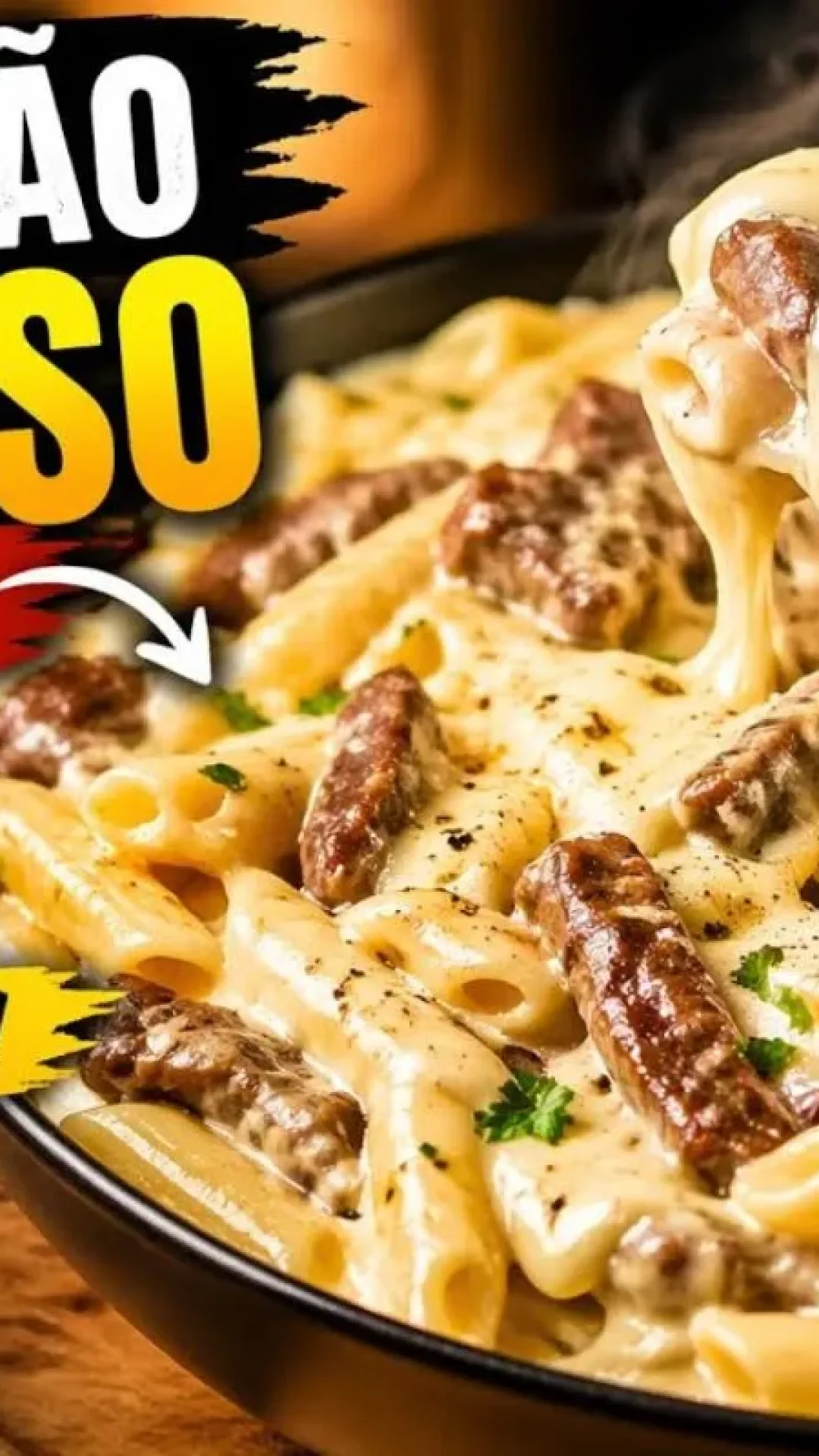 Macarrão com molho 4 queijos incrivelmente cremoso e acompanhado de uma carne super suculenta
