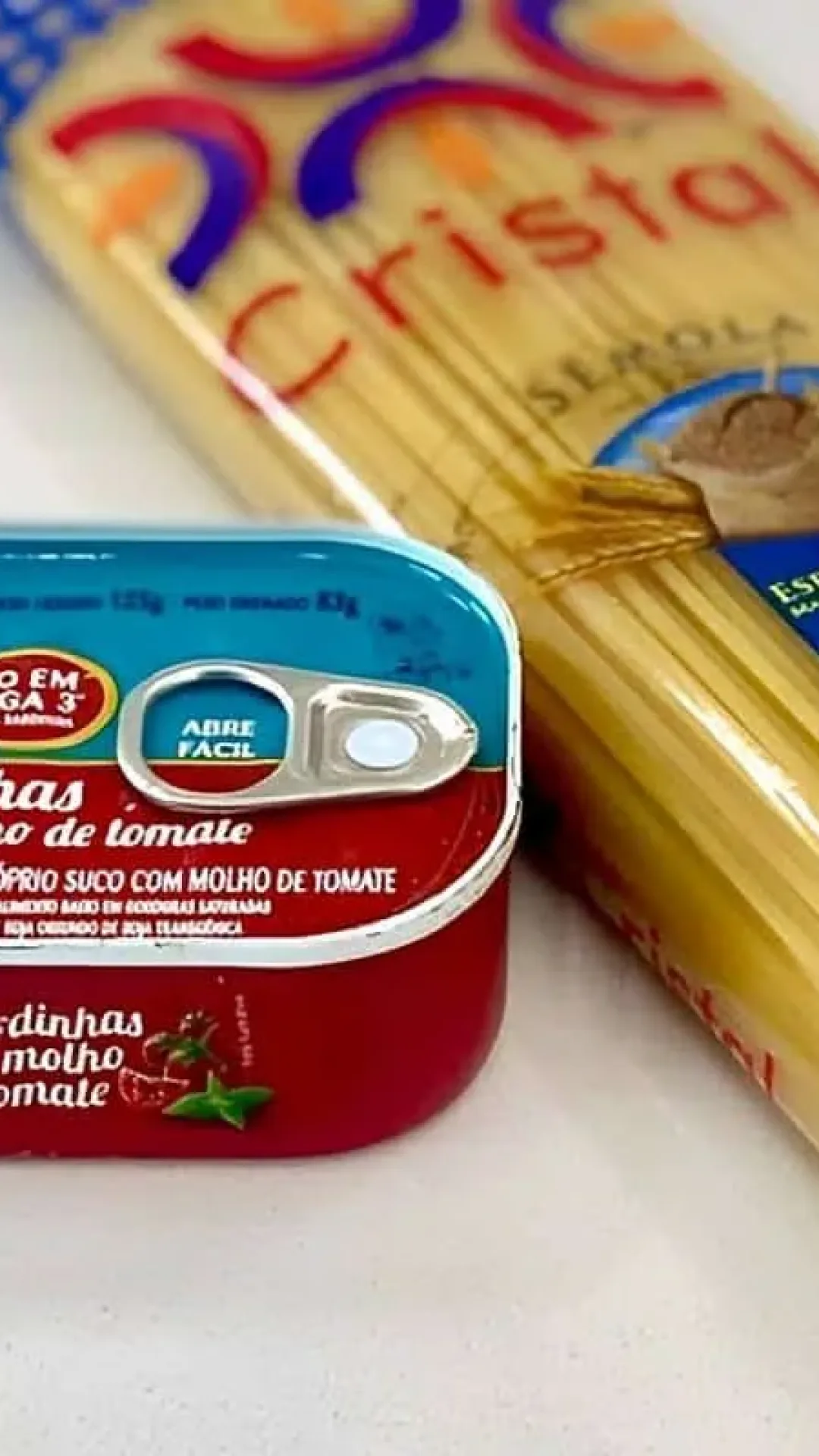 Macarrão com sardinha uma refeição completa e barata que toda família adora
