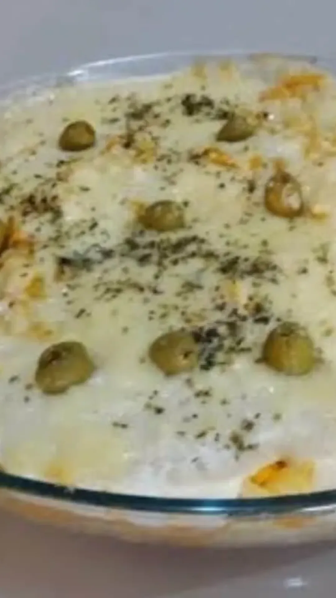 Macarrão cremoso com frango feito bem rapidinho para seu almoço de fim de semana