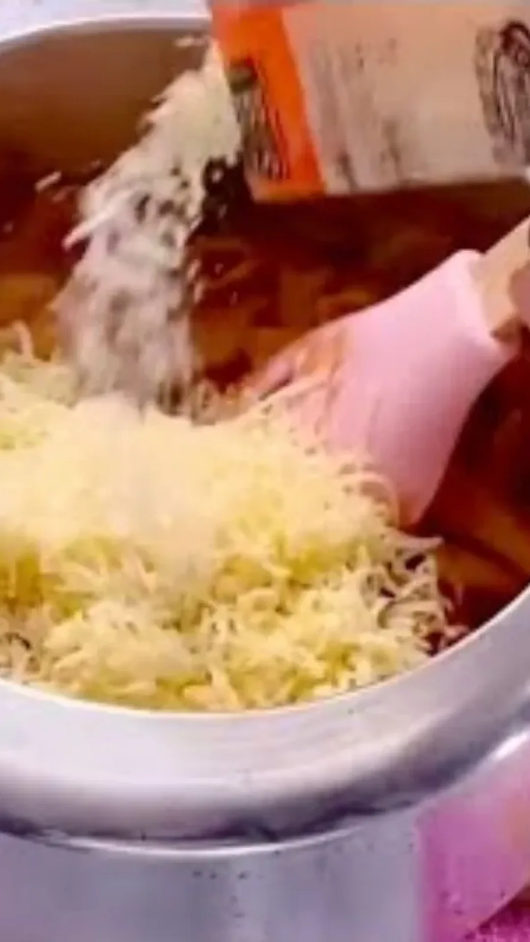 Macarrão cremoso na panela de pressão: fica delicioso e pronto em 5 minutos