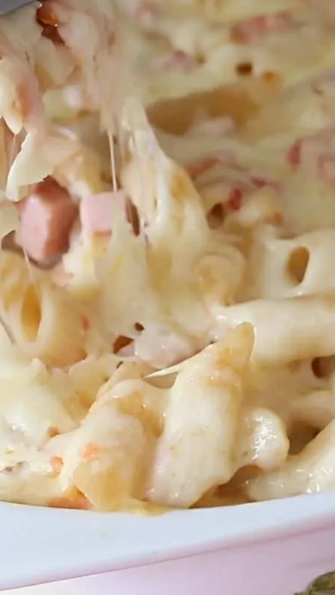Macarrão de forno cremoso com presunto e queijo uma receita para deixar toda a família com água na boca
