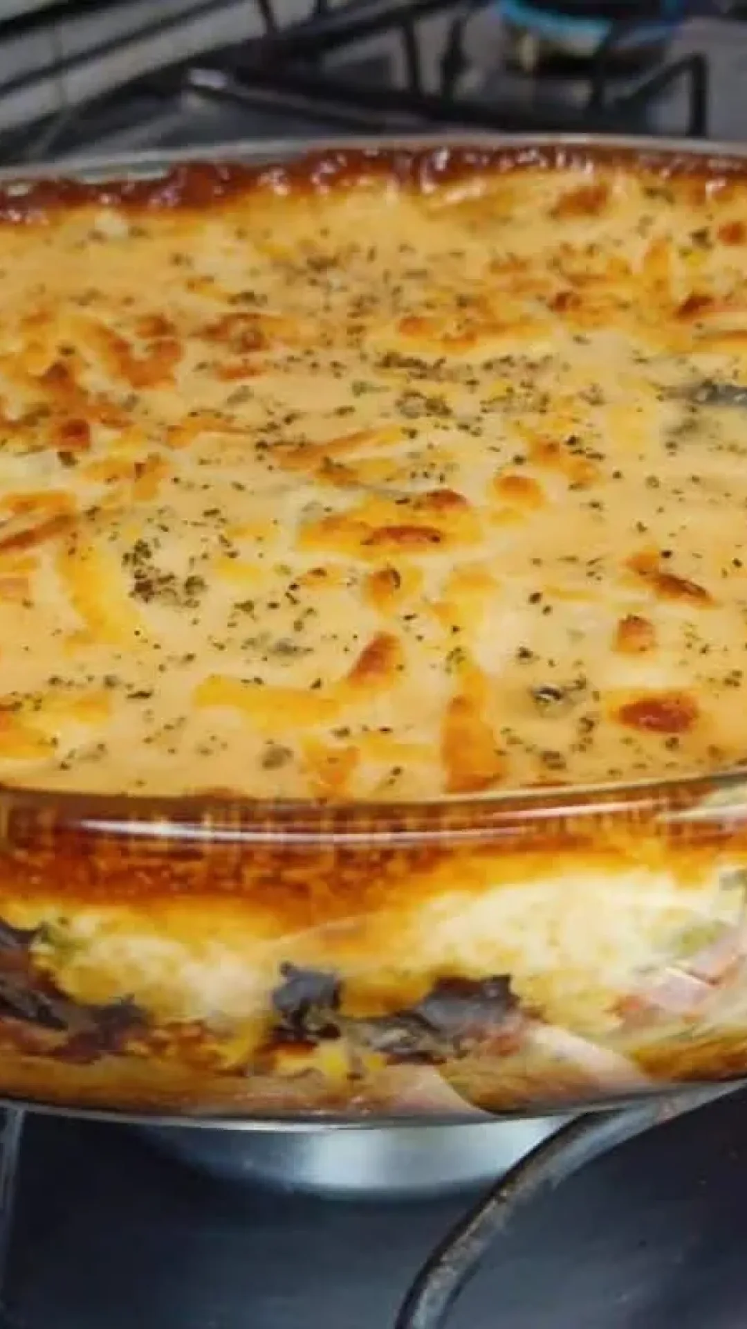 Macarrão de forno cremoso, uma opção de prato principal completa e muito fácil de preparar