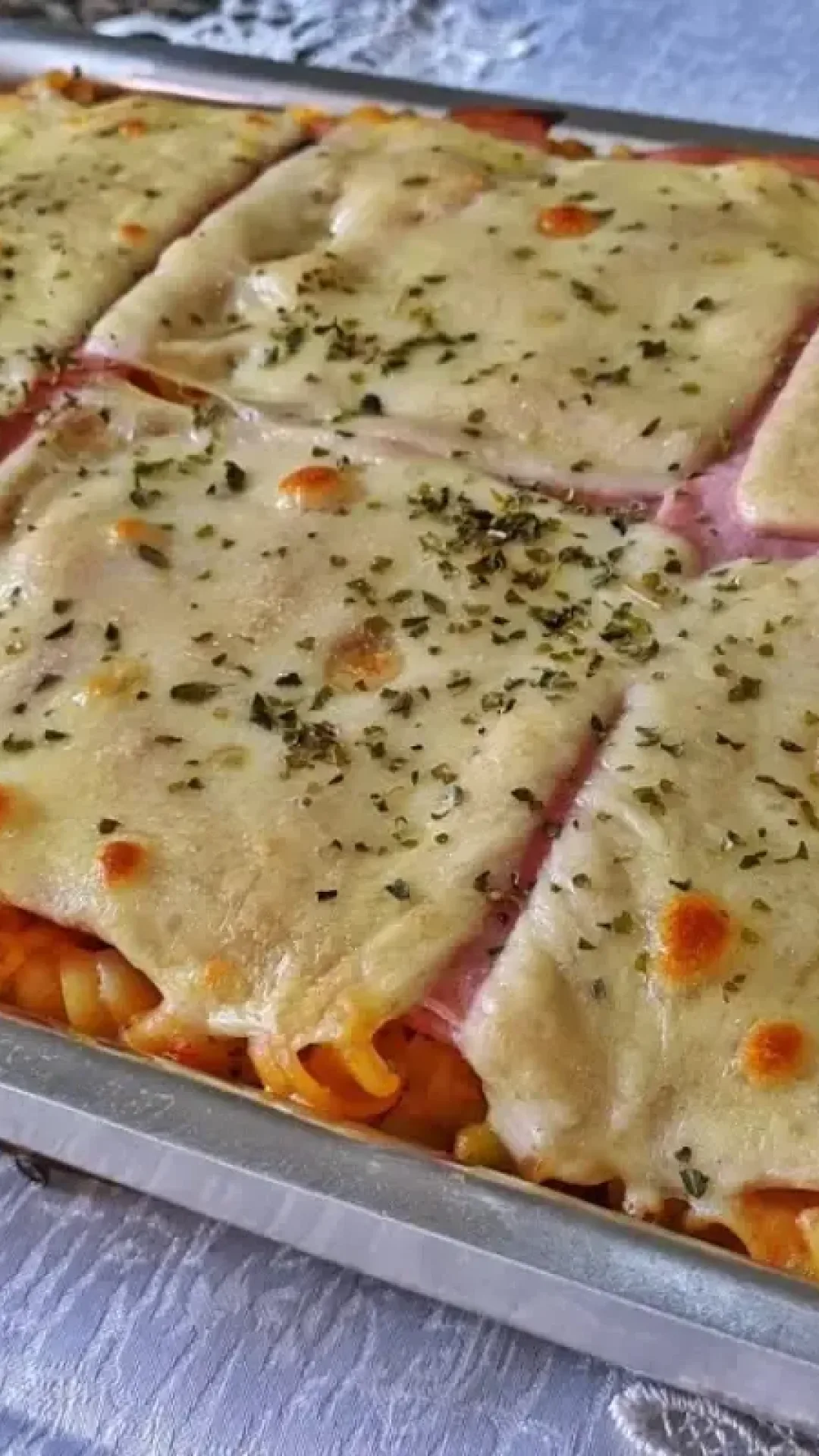 Macarrão de forno simples e delicioso que sempre faço rapidinho no almoço ou jantar
