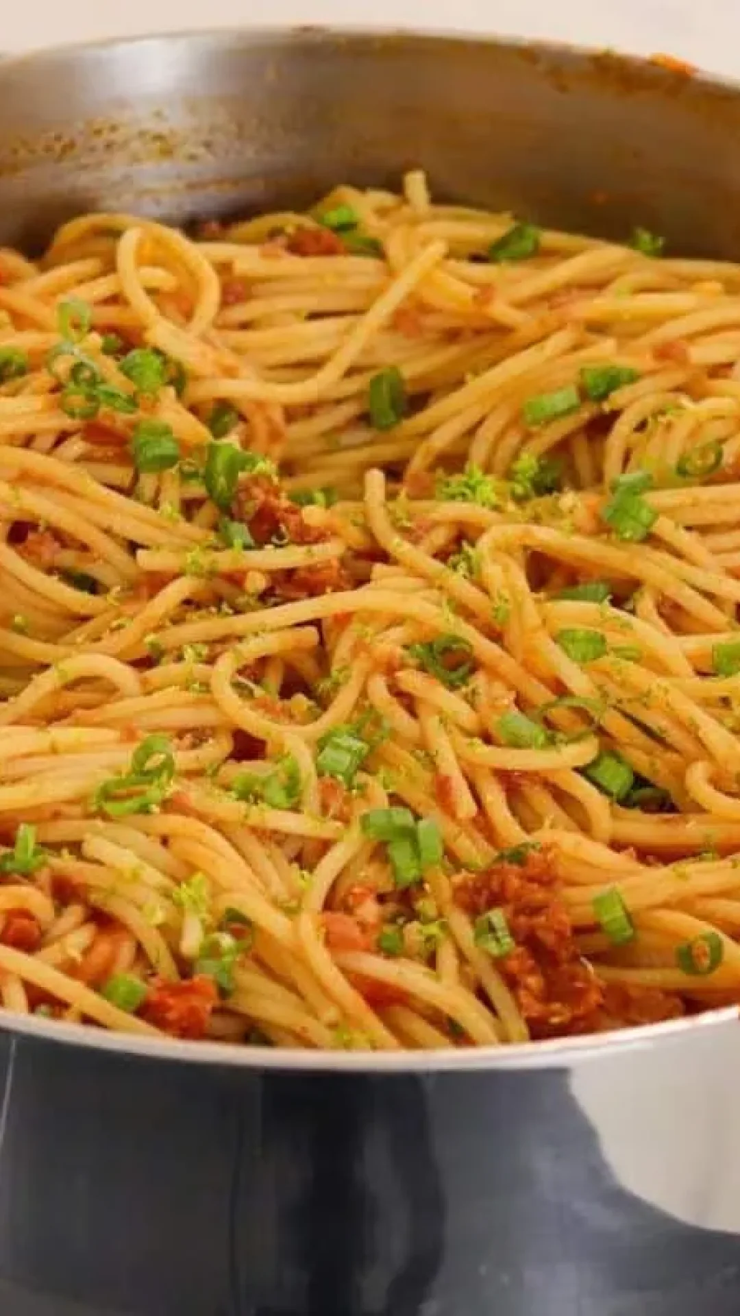 Macarrão fácil e rápido de preparar com muito sabor que fica soltinho e suculento