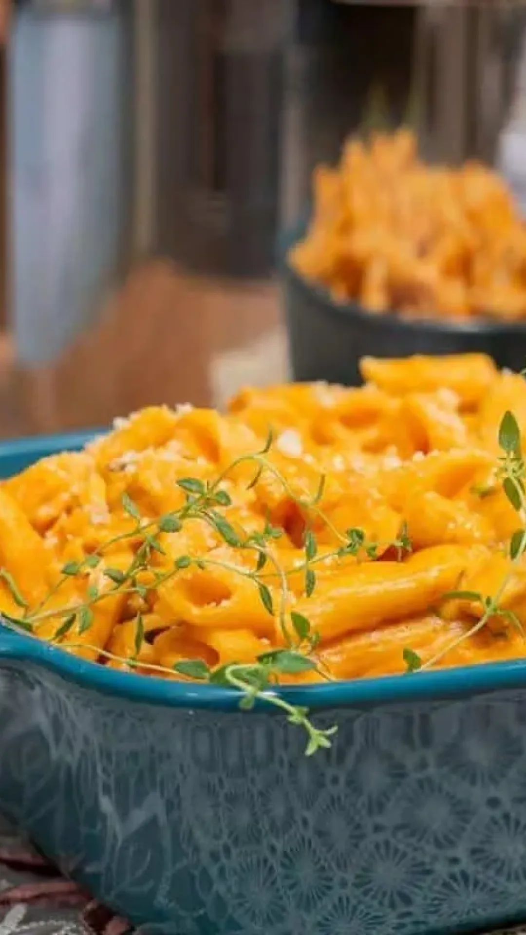 Macarrão na panela de pressão fica cremoso e pronto bem rapidinho