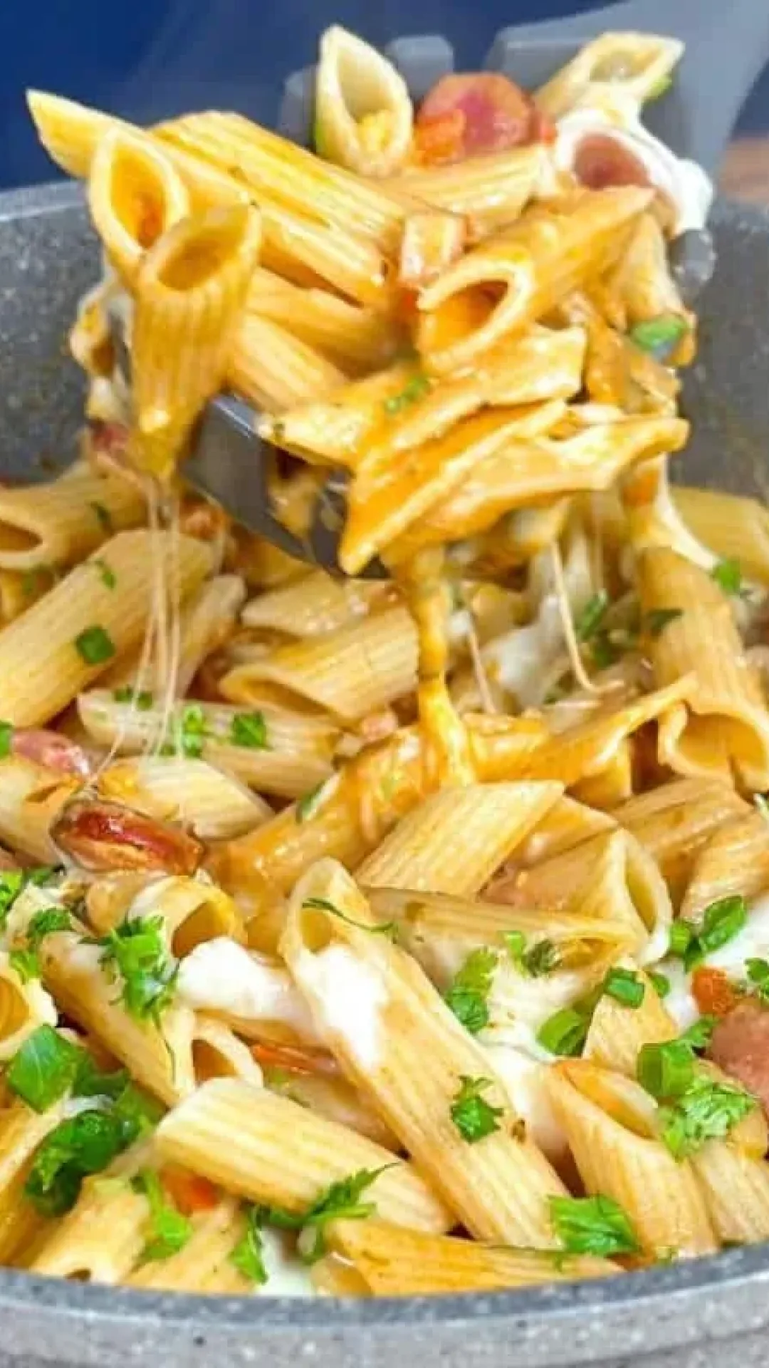 Macarrão para o almoço cremoso feito numa panela só