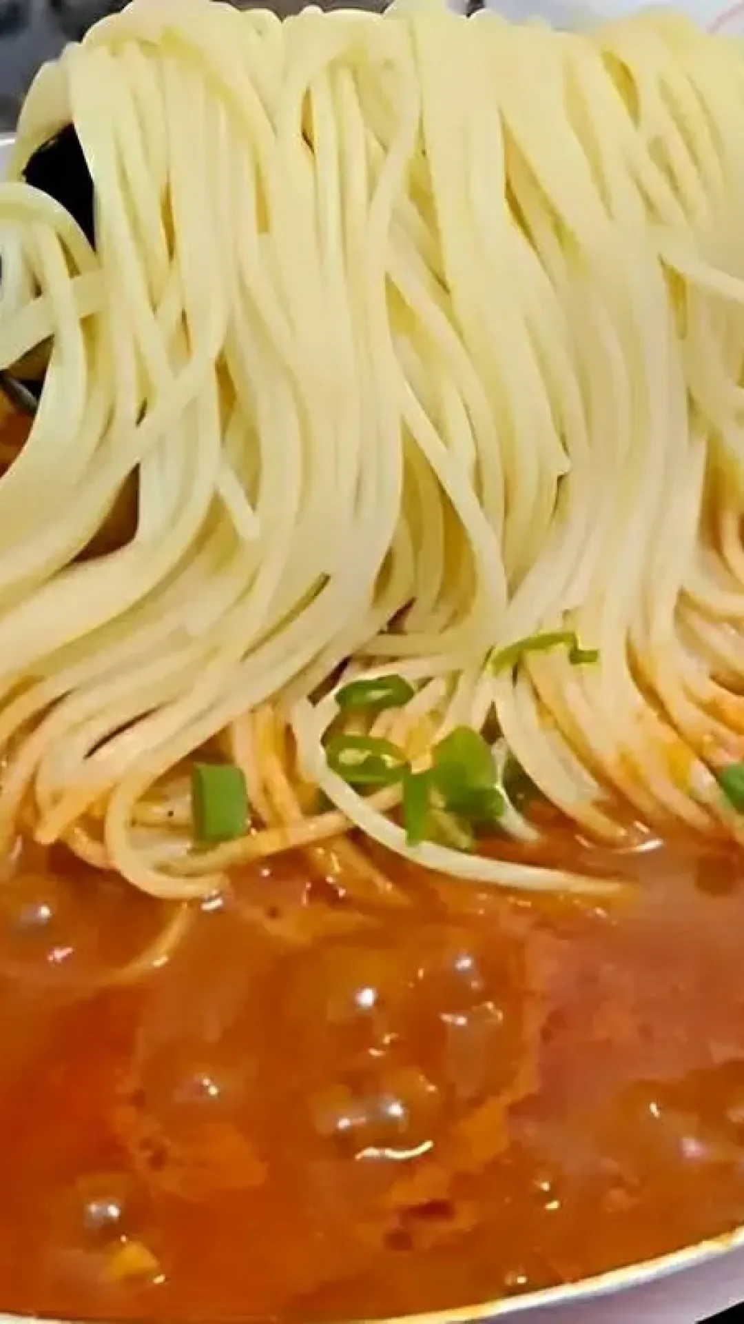Macarrão rápido de restaurante para deixar toda a família com água na boca