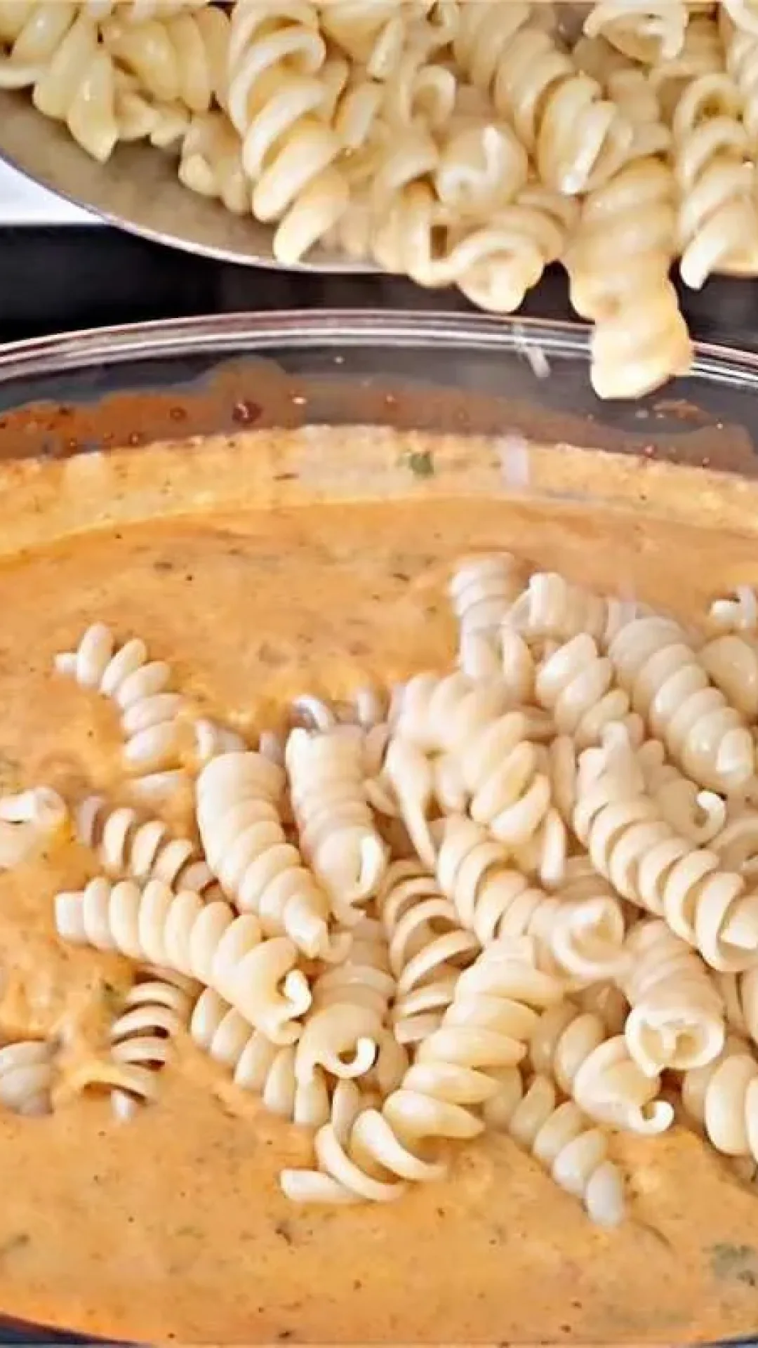Macarrão rápido na travessa uma receita simples e fácil para seu almoço ou jantar