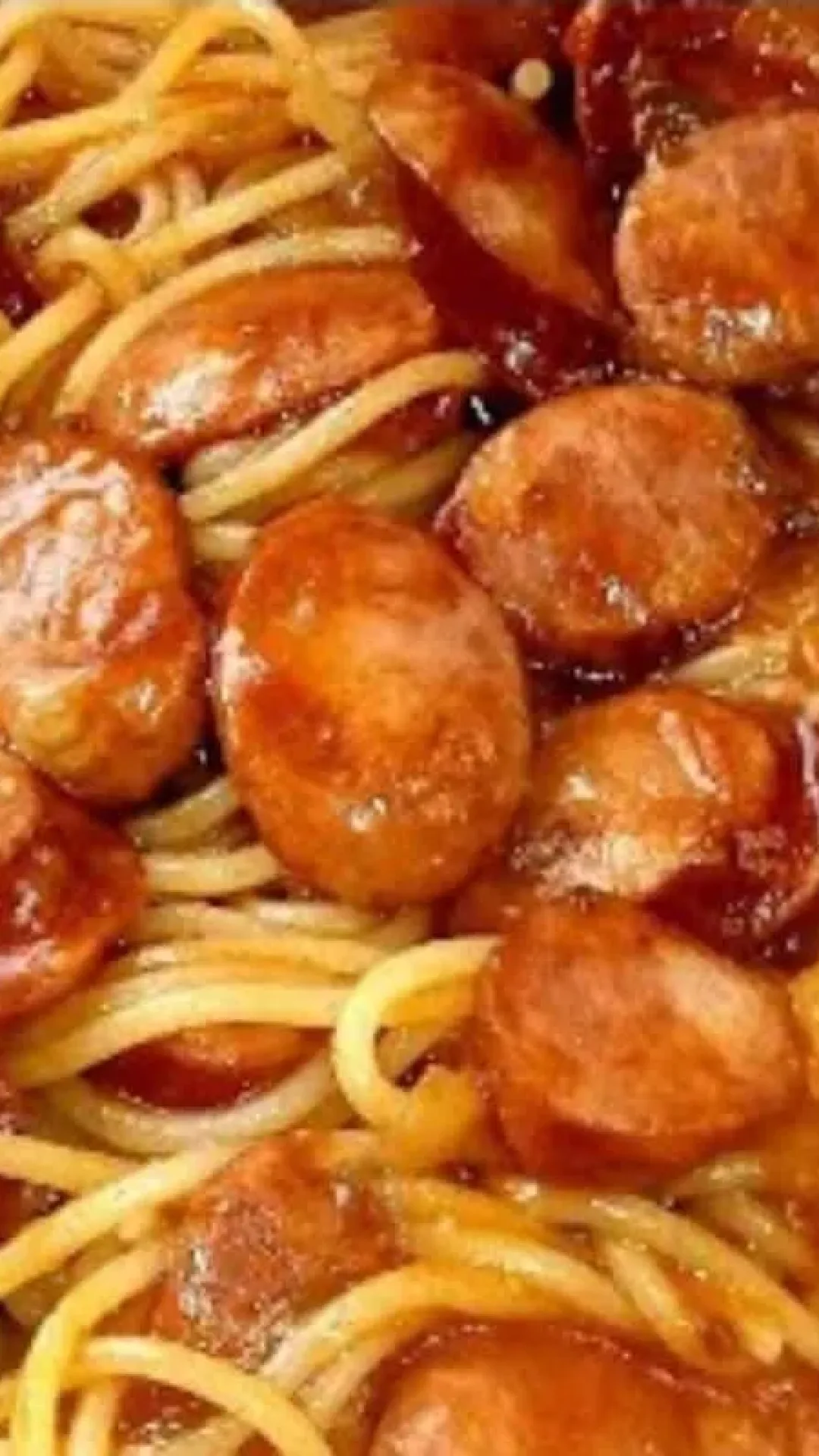 Macarronada com calabresa muito suculenta e rápida de preparar, que a família toda vai elogiar