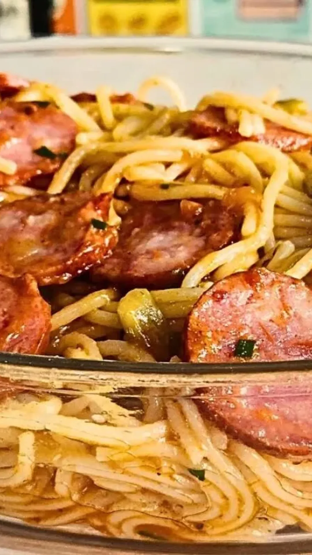 Macarronada de calabresa, feita de um jeito especial para ficar bem cremosa e saborosa