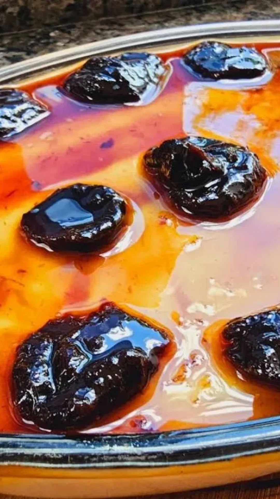 Manjar de travessa com calda deliciosa, fácil de fazer e ótimo para seu fim de semana
