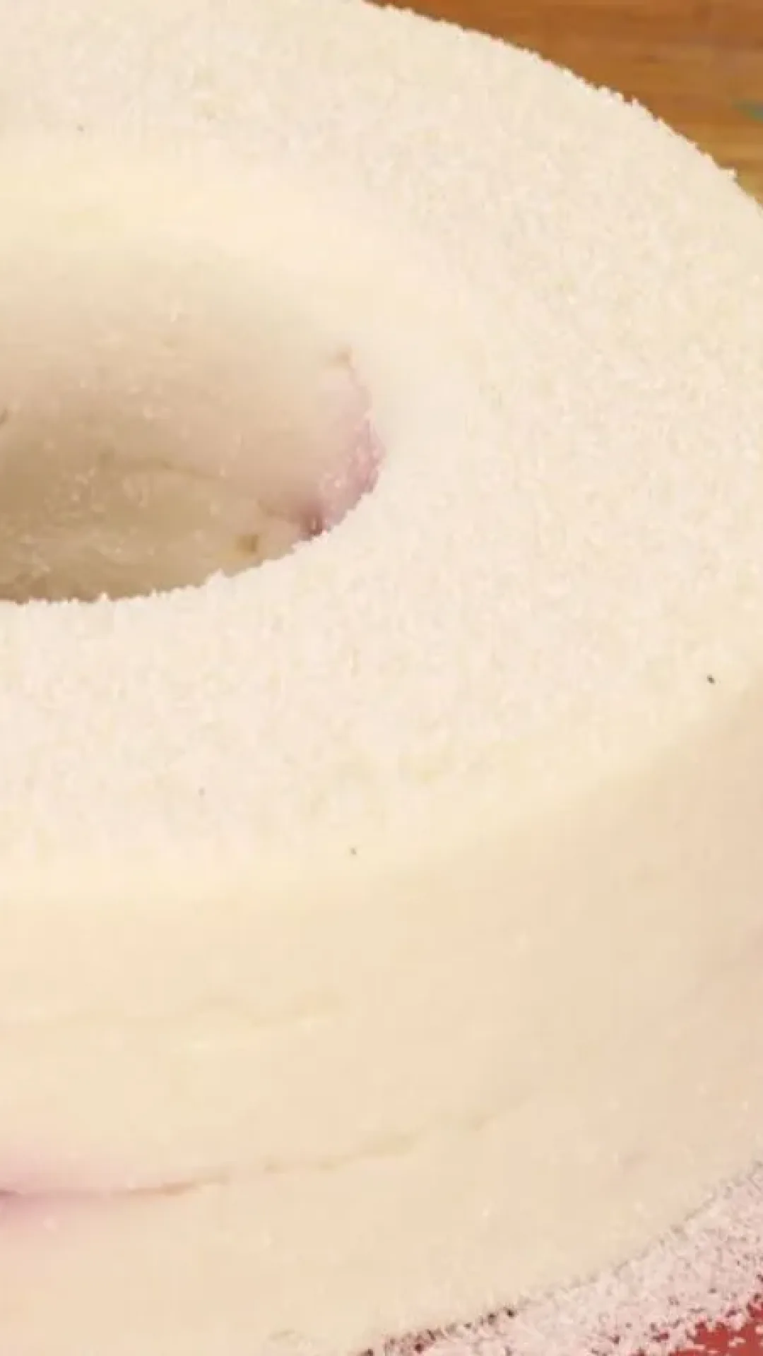 Manjar recheado, uma sobremesa clássica, linda e simples de preparar, que todos vão amar