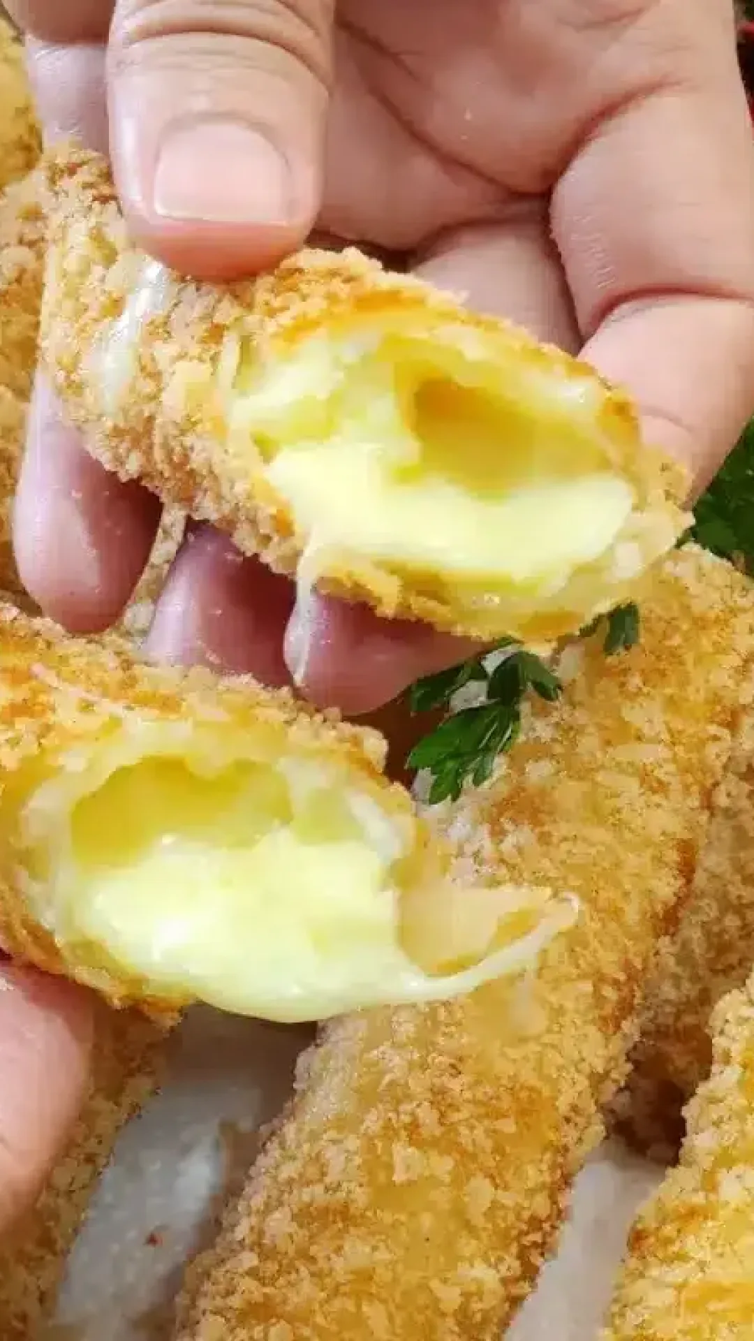 Massa de cigarrete de 2 ingredientes que fica perfeita para a hora do lanche