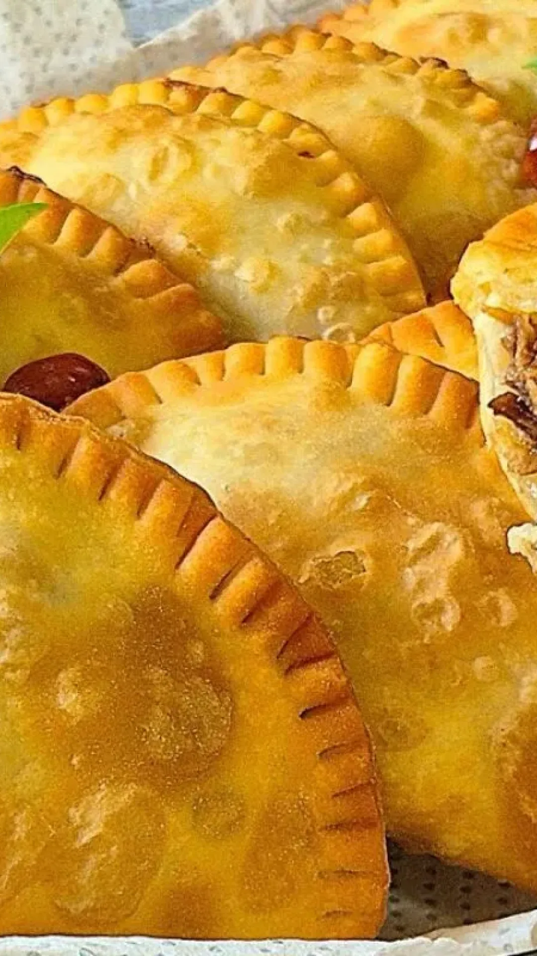 Massa de pastel com 2 ingredientes sequinha e crocante para o lanche