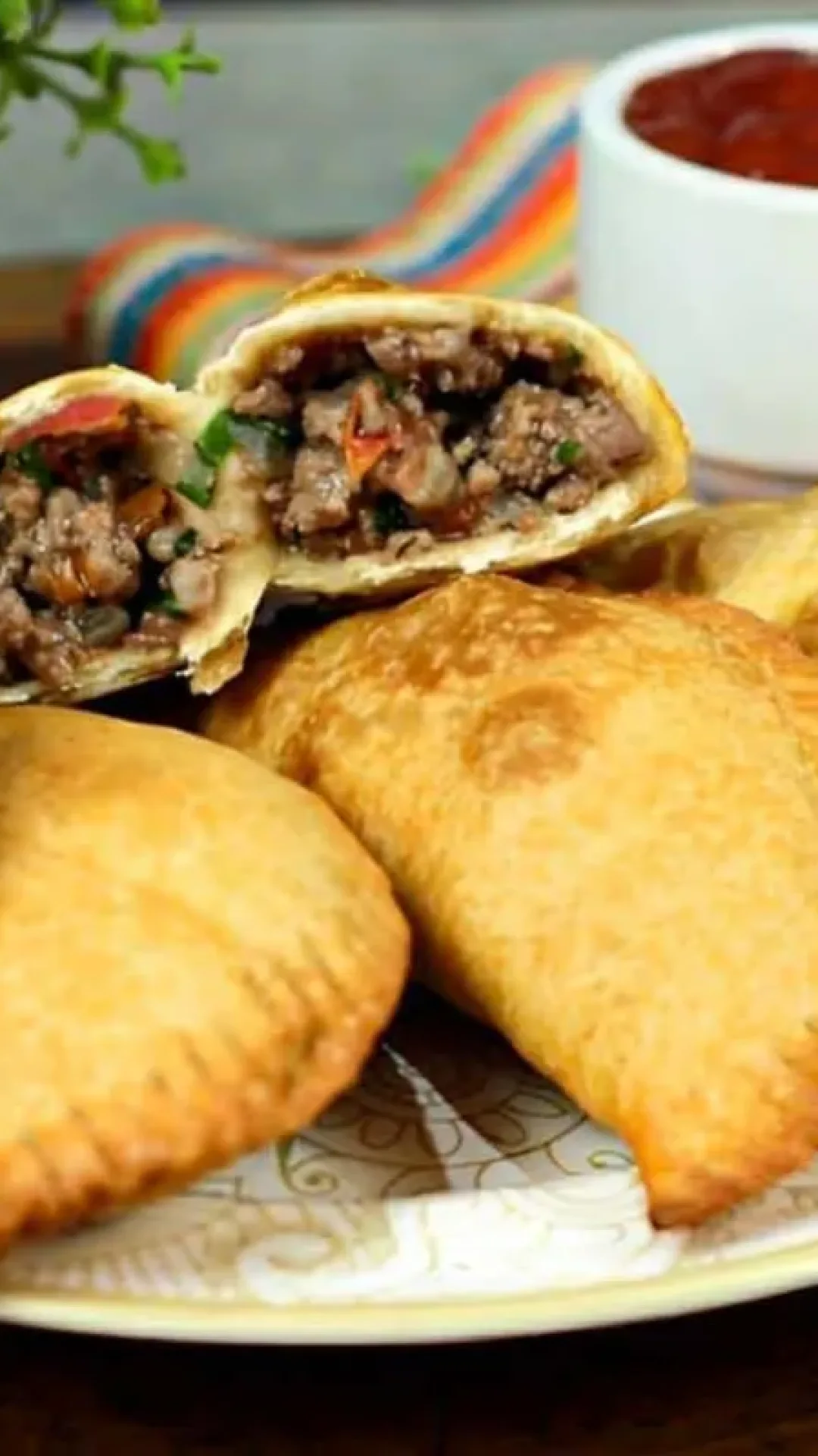 Massa de pastel com apenas 2 ingredientes fininha crocante e perfeita para o lanche